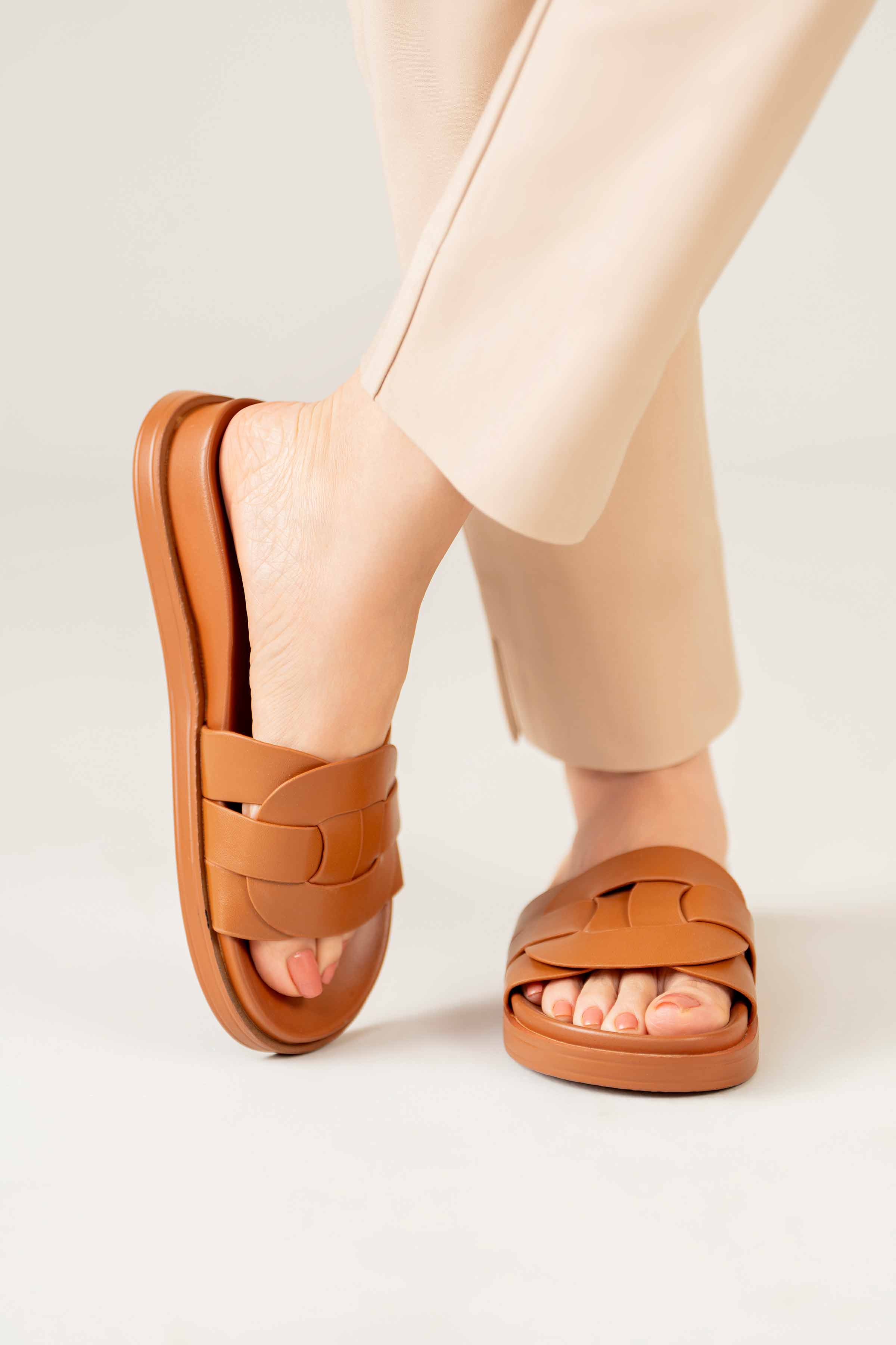 Camel Chappal-440532929 for Women - Fashion Collection | Nishat | Shop Online