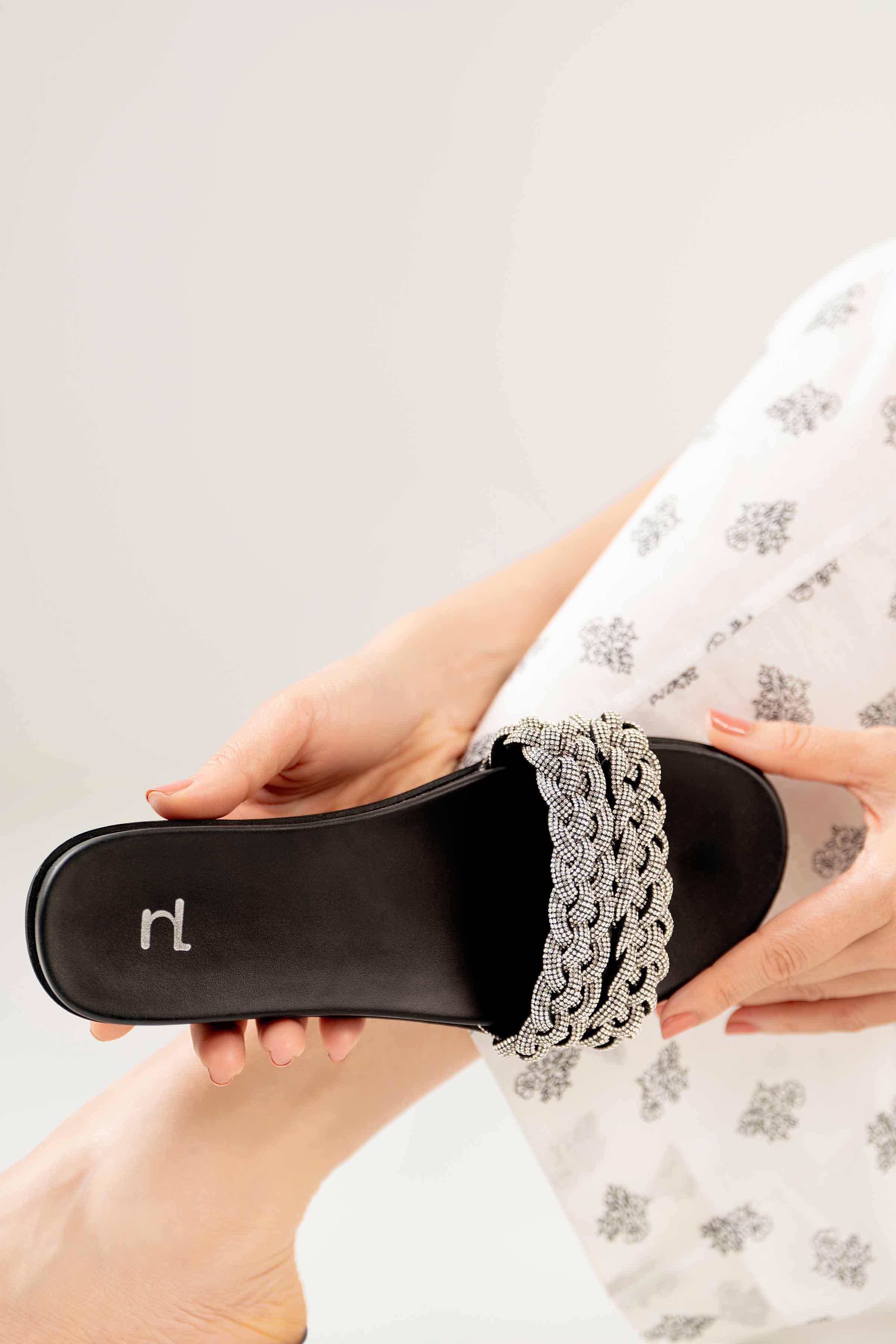 Black Chappal-440552903 for Women - Fashion Collection | Nishat | Shop Online