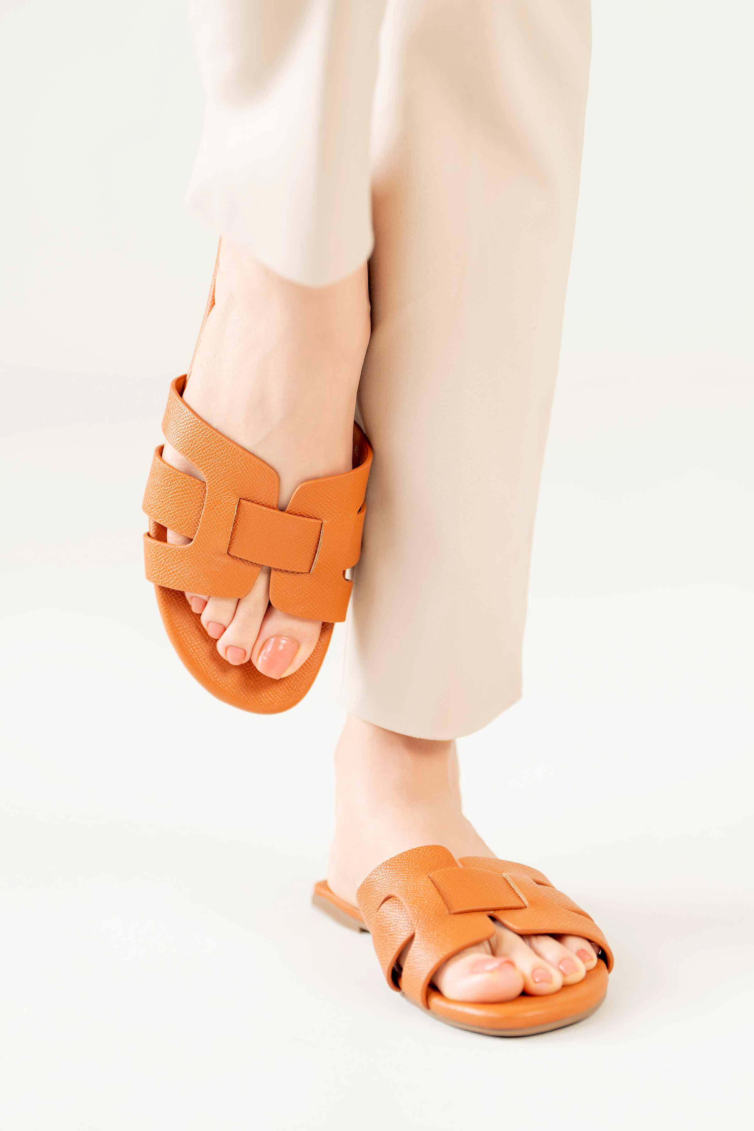 Camel Chappal-440732929 for Women - Fashion Collection | Nishat | Shop Online