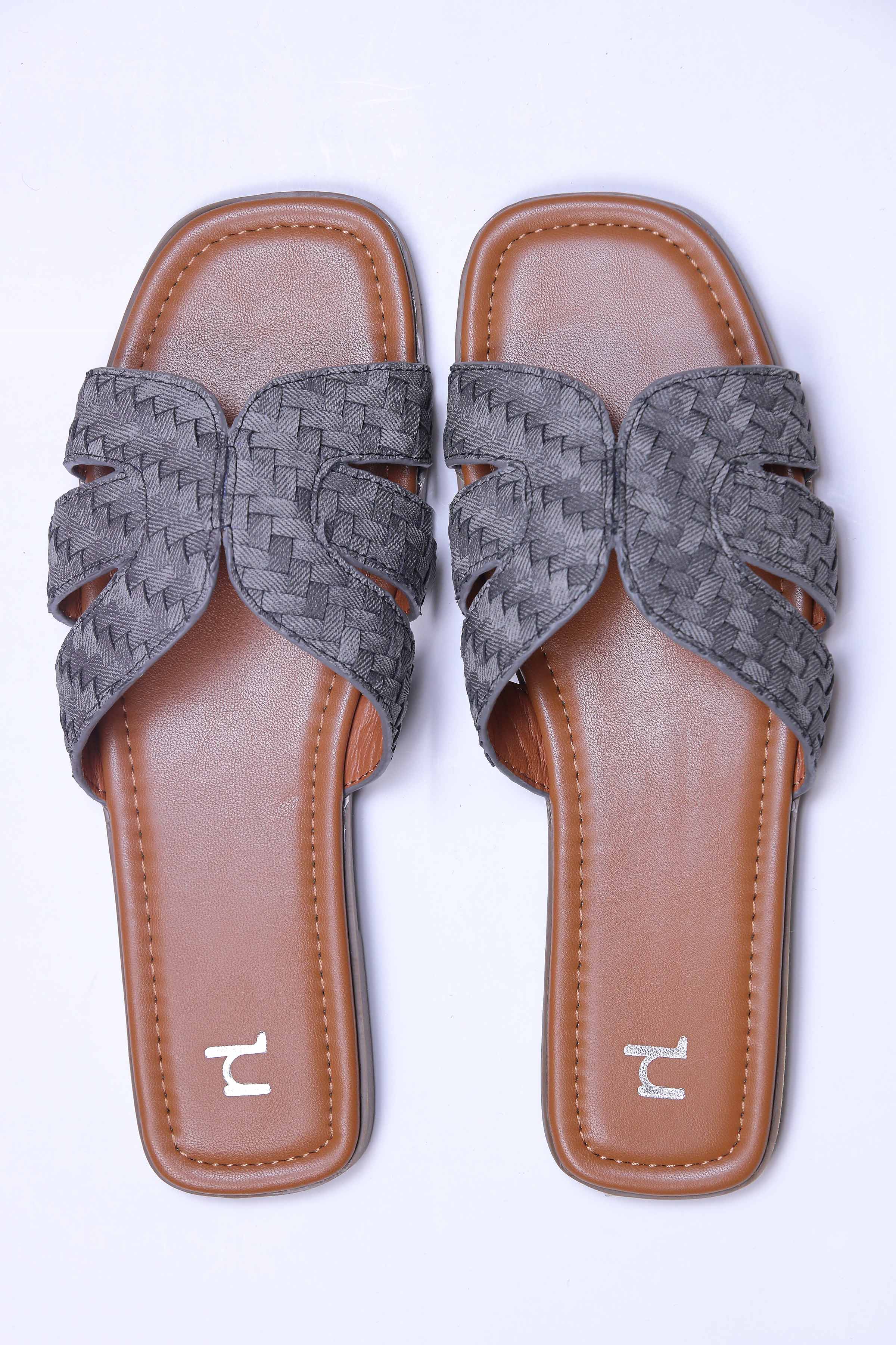 Black Chappal-440782903 for Women - Fashion Collection | Nishat | Shop Online