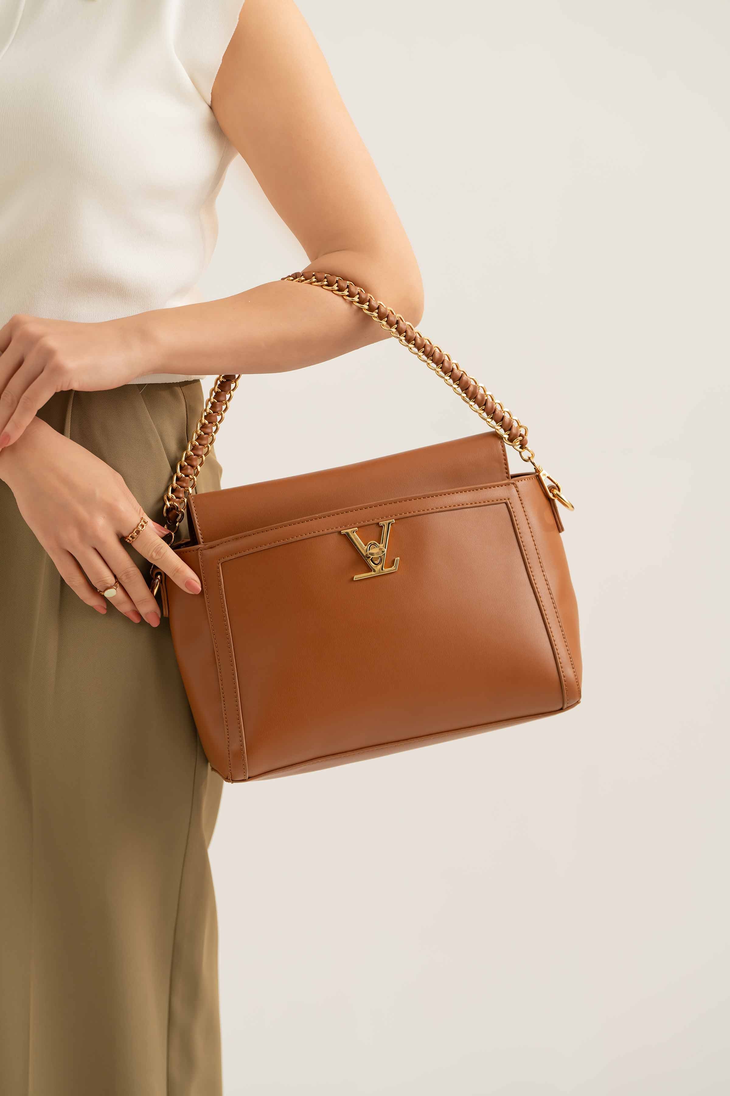 Brown Shoulder Bag-440802113 for Women - Fashion Collection | Nishat | Shop Online