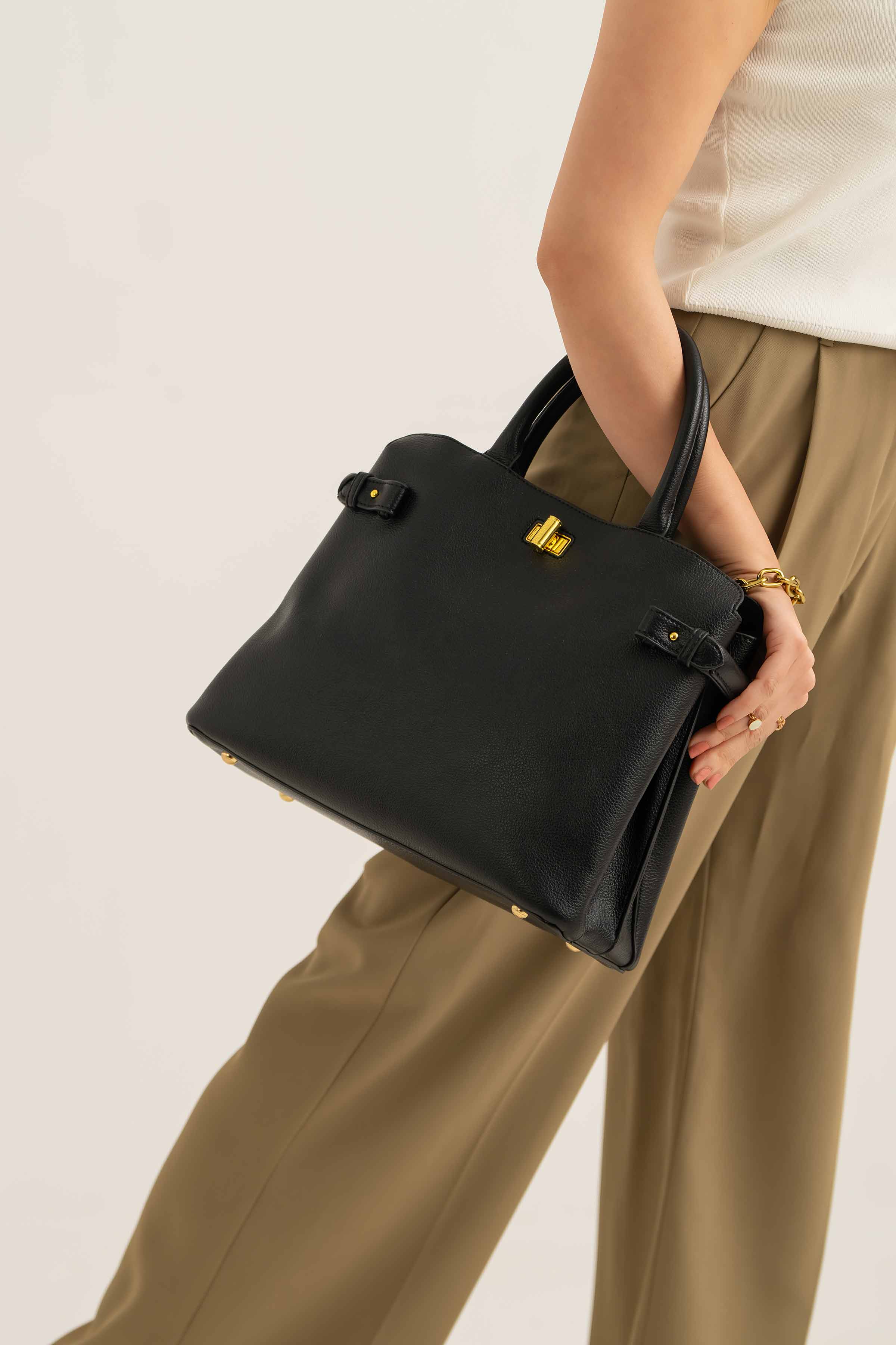 Black Shoulder Bag-440952103 for Women - Fashion Collection | Nishat | Shop Online