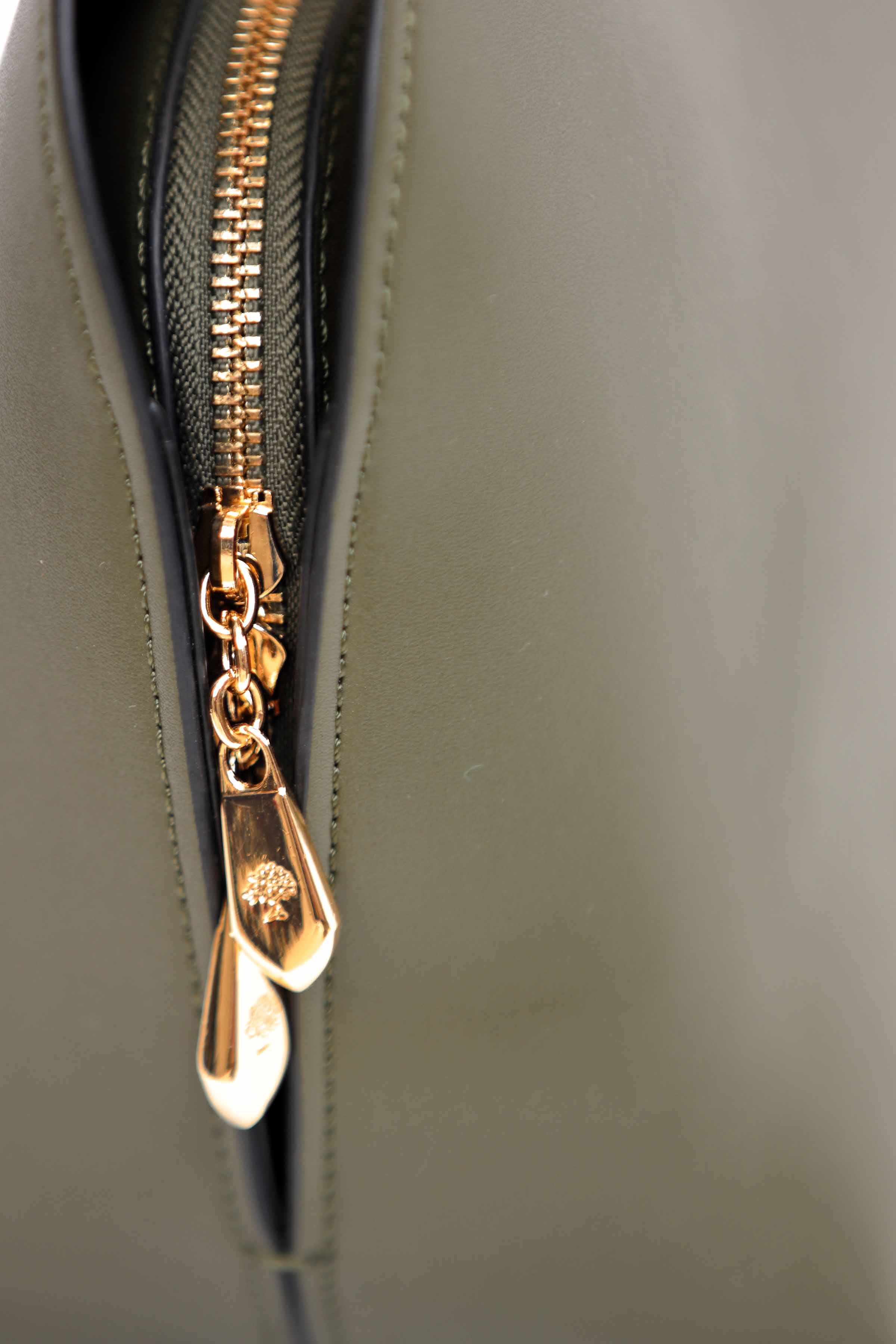 Green Shoulder Bag-440982104 for Women - Fashion Collection | Nishat | Shop Online