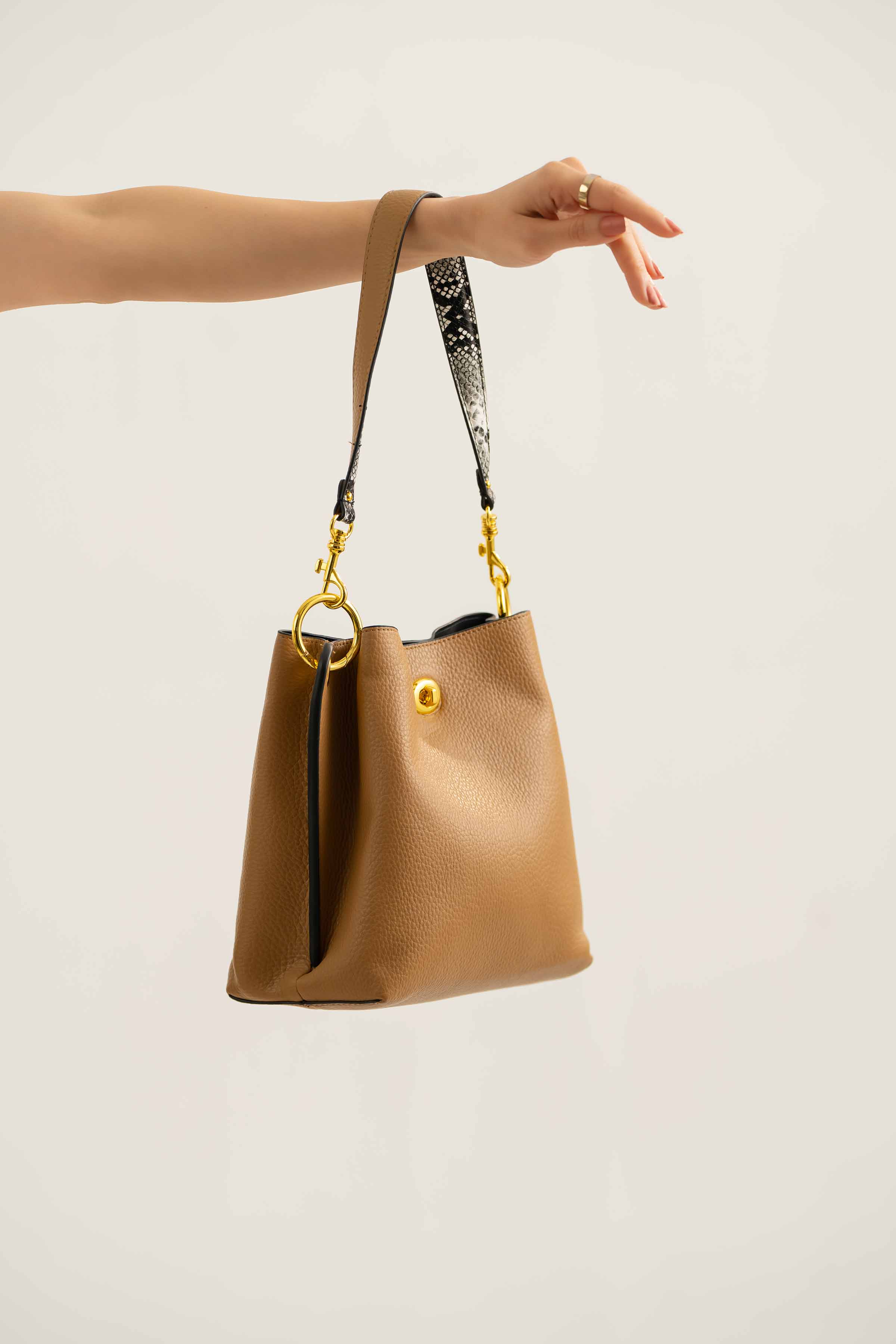 Brown Shoulder Bag-441002113 for Women - Fashion Collection | Nishat | Shop Online