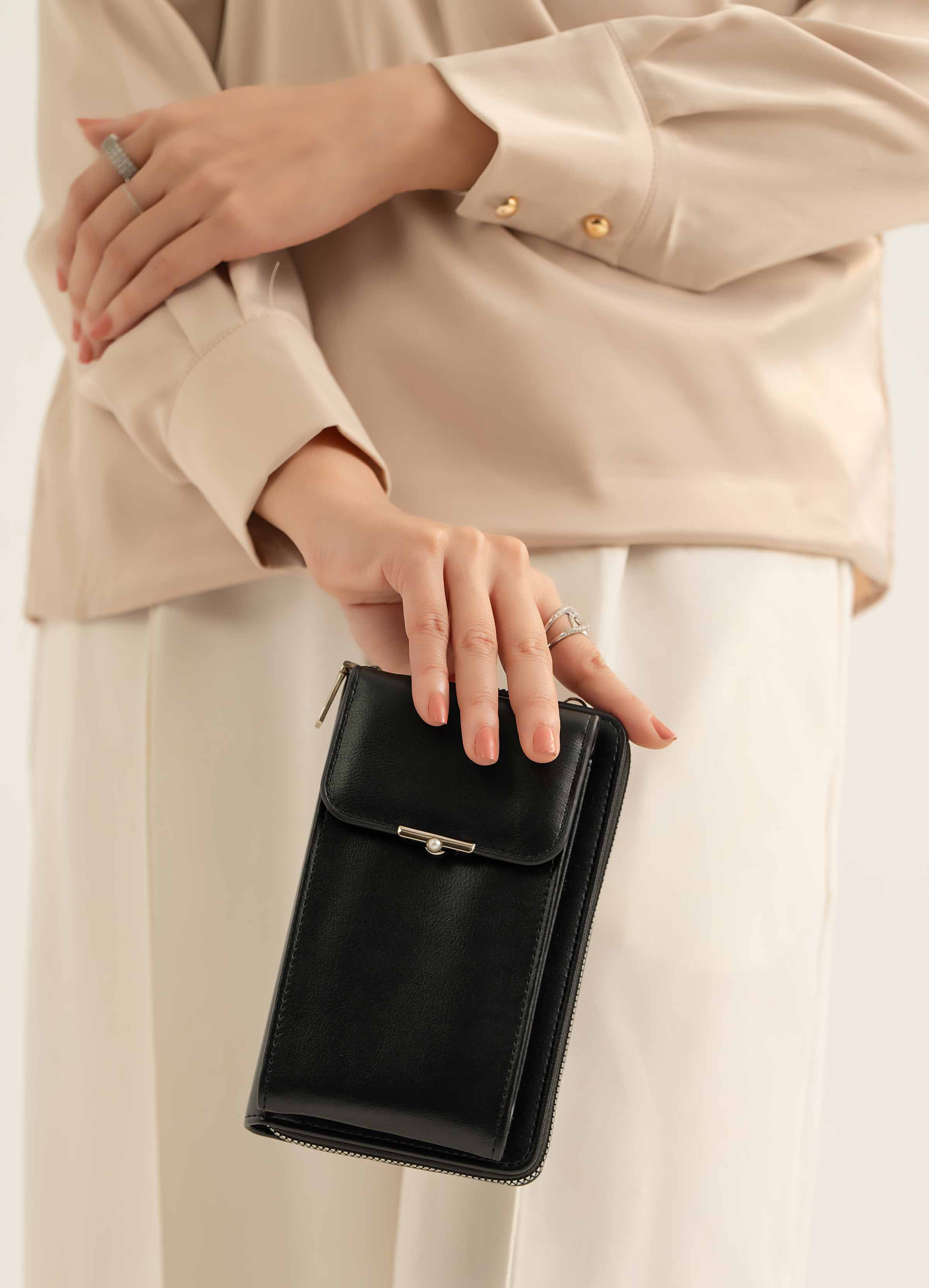 Black Phone Bag-441352103 for Women - Fashion Collection | Nishat | Shop Online