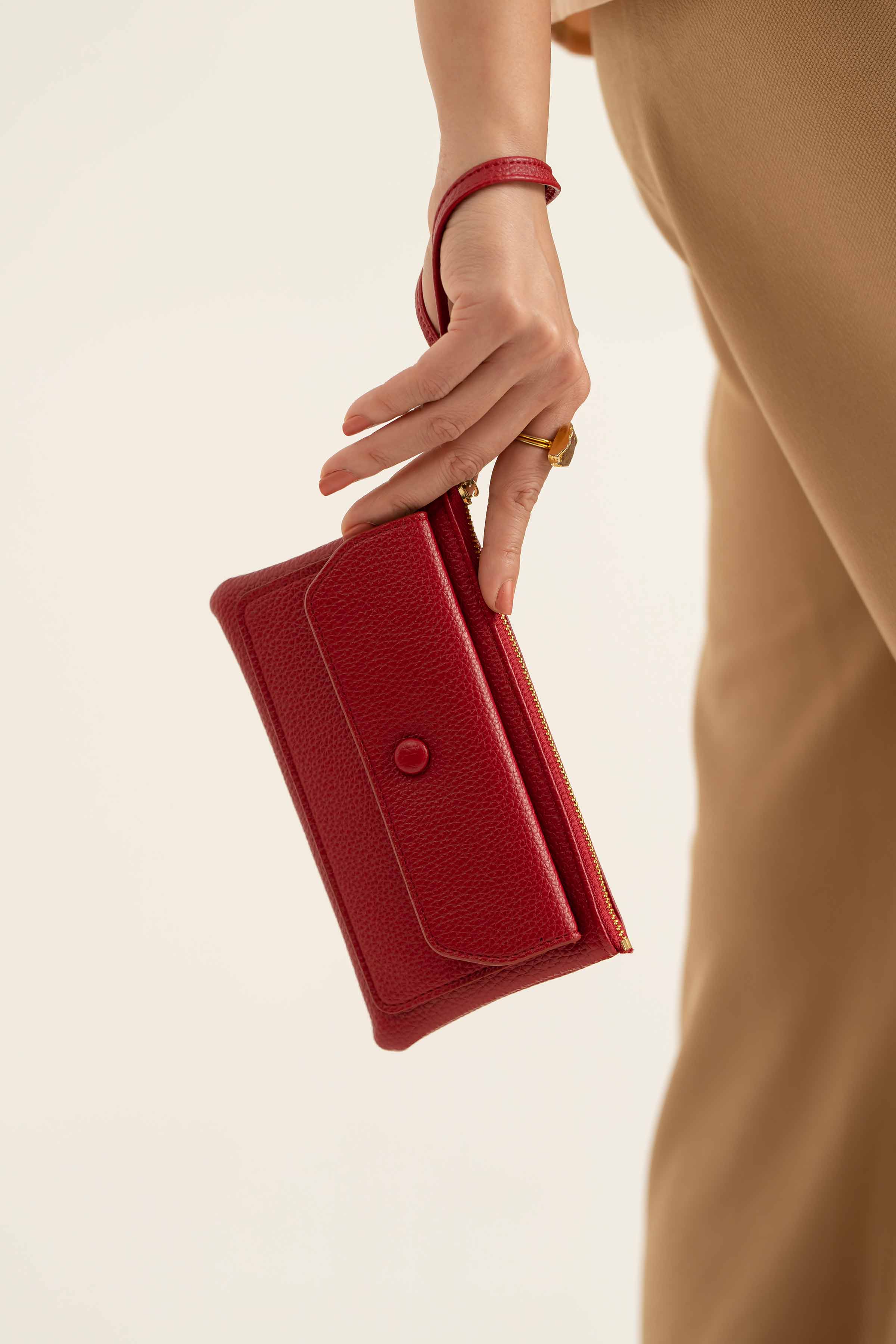 Red Wallet-441392101 for Women - Fashion Collection | Nishat | Shop Online