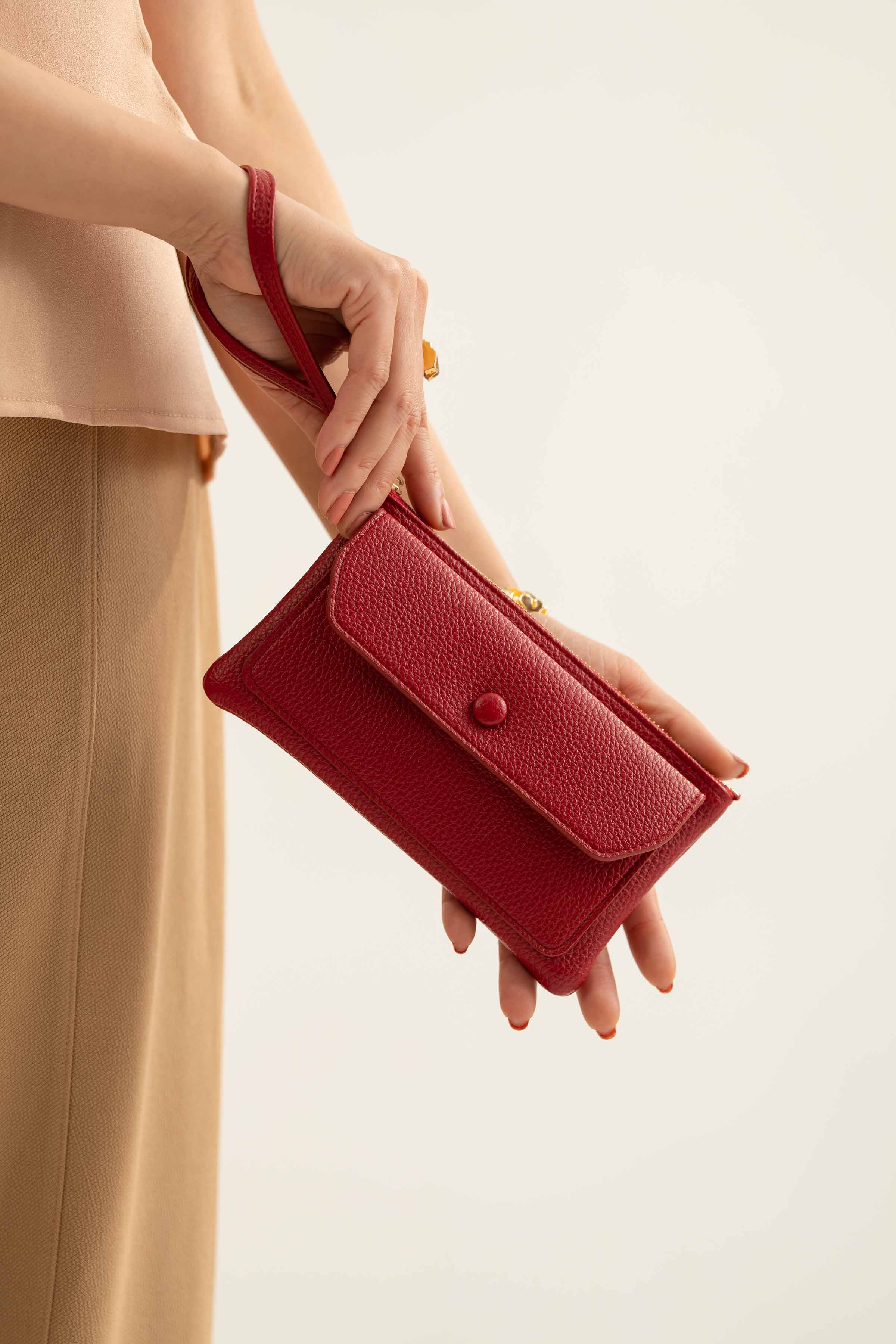 Red Wallet-441392101 for Women - Fashion Collection | Nishat | Shop Online