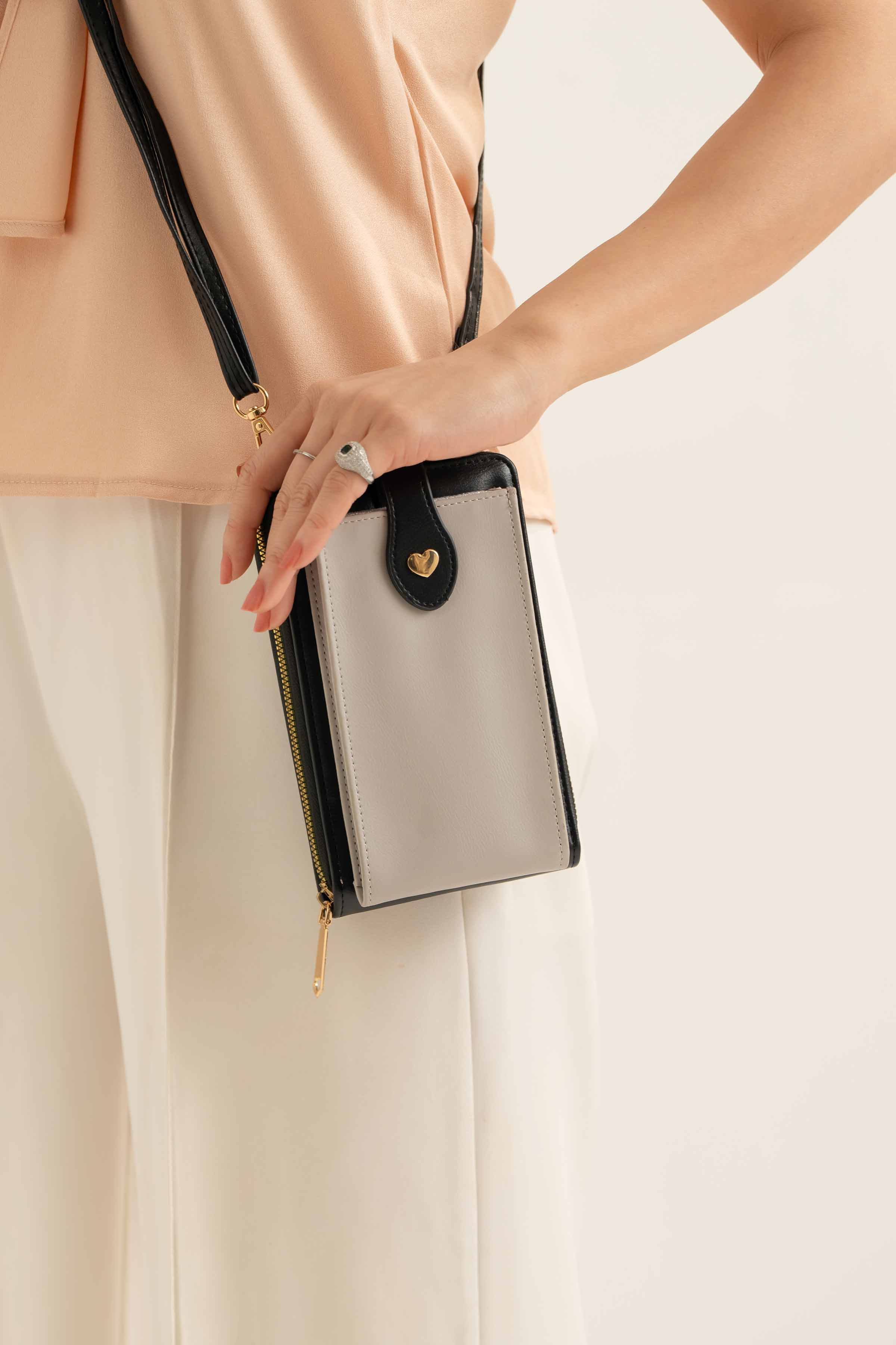 Black Phone Bag-441422103 for Women - Fashion Collection | Nishat | Shop Online