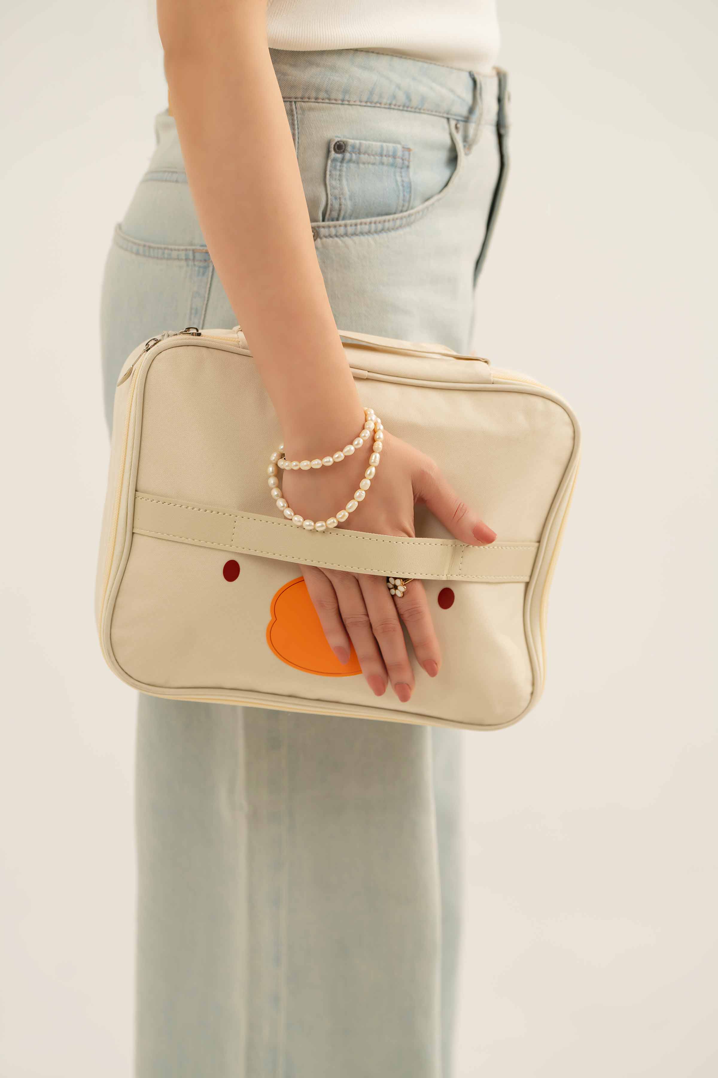 Off White Vanity Bag-441902107 for Women - Fashion Collection | Nishat | Shop Online