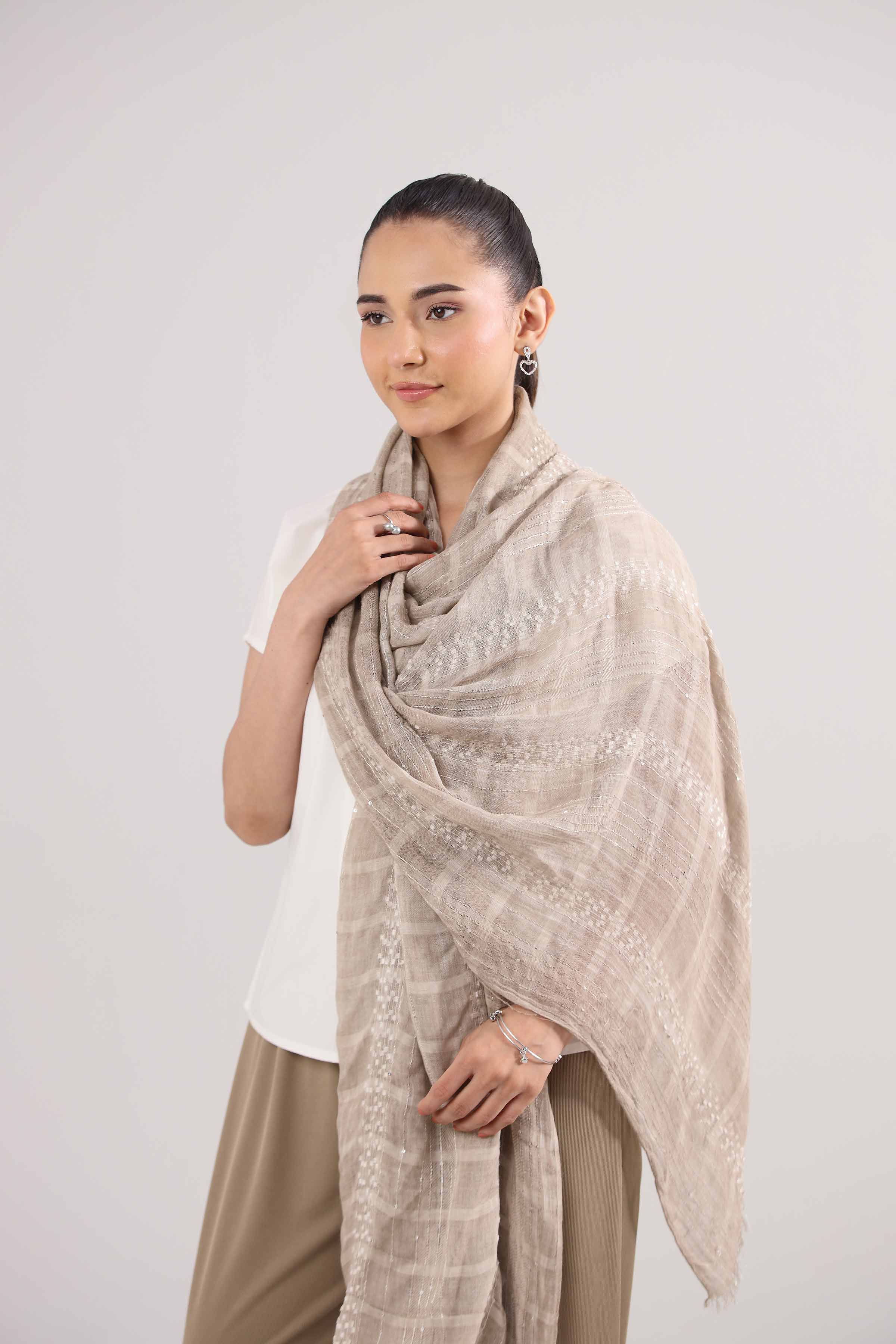 Light Grey Women Scarf-442432111 for Women – Scarf Collection | Nishat | Shop Online