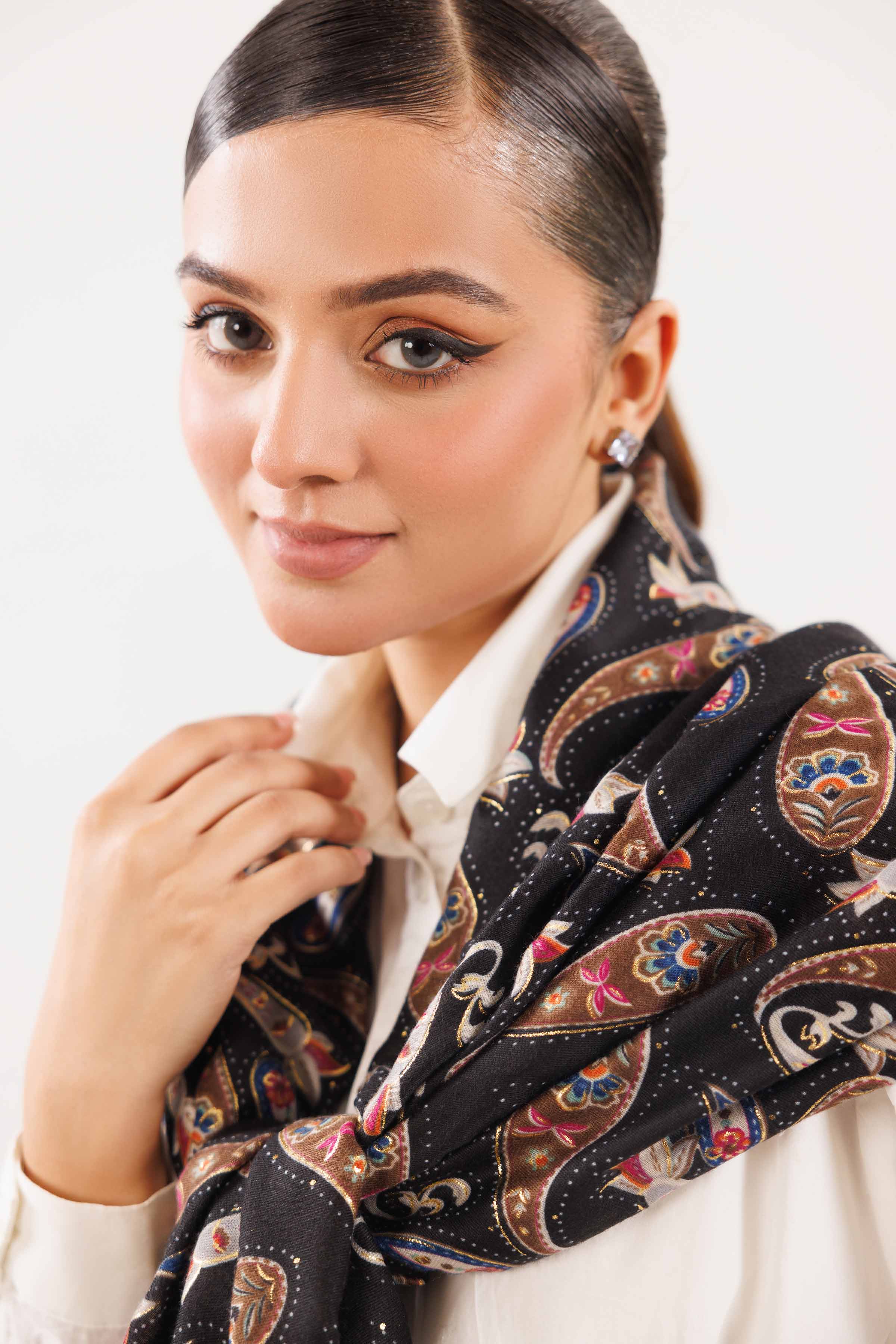 Black Women Scarf-442752103 for Women – Scarf Collection | Nishat | Shop Online