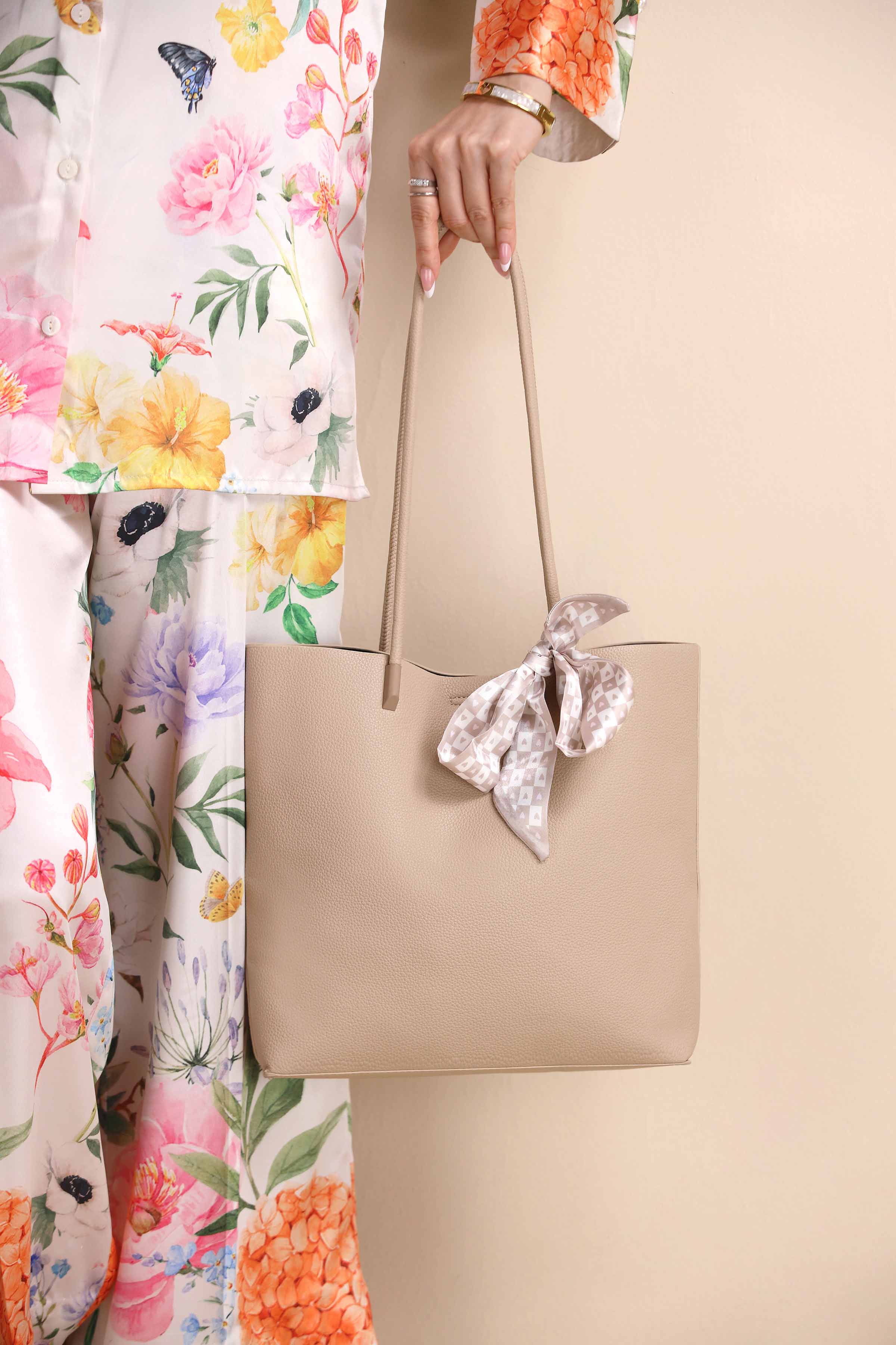 Light Khaki Tote Bag-443602130