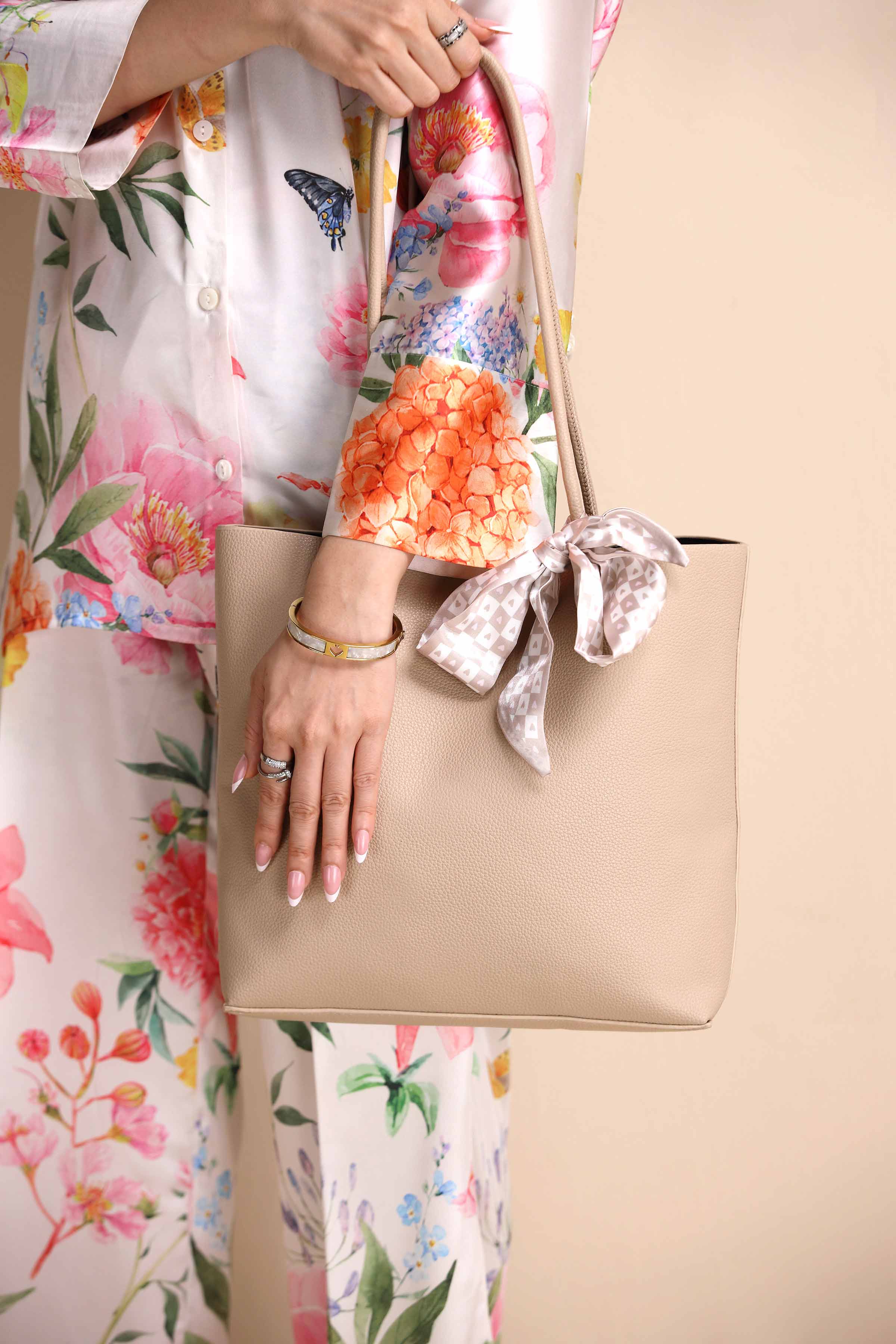 Light Khaki Tote Bag-443602130