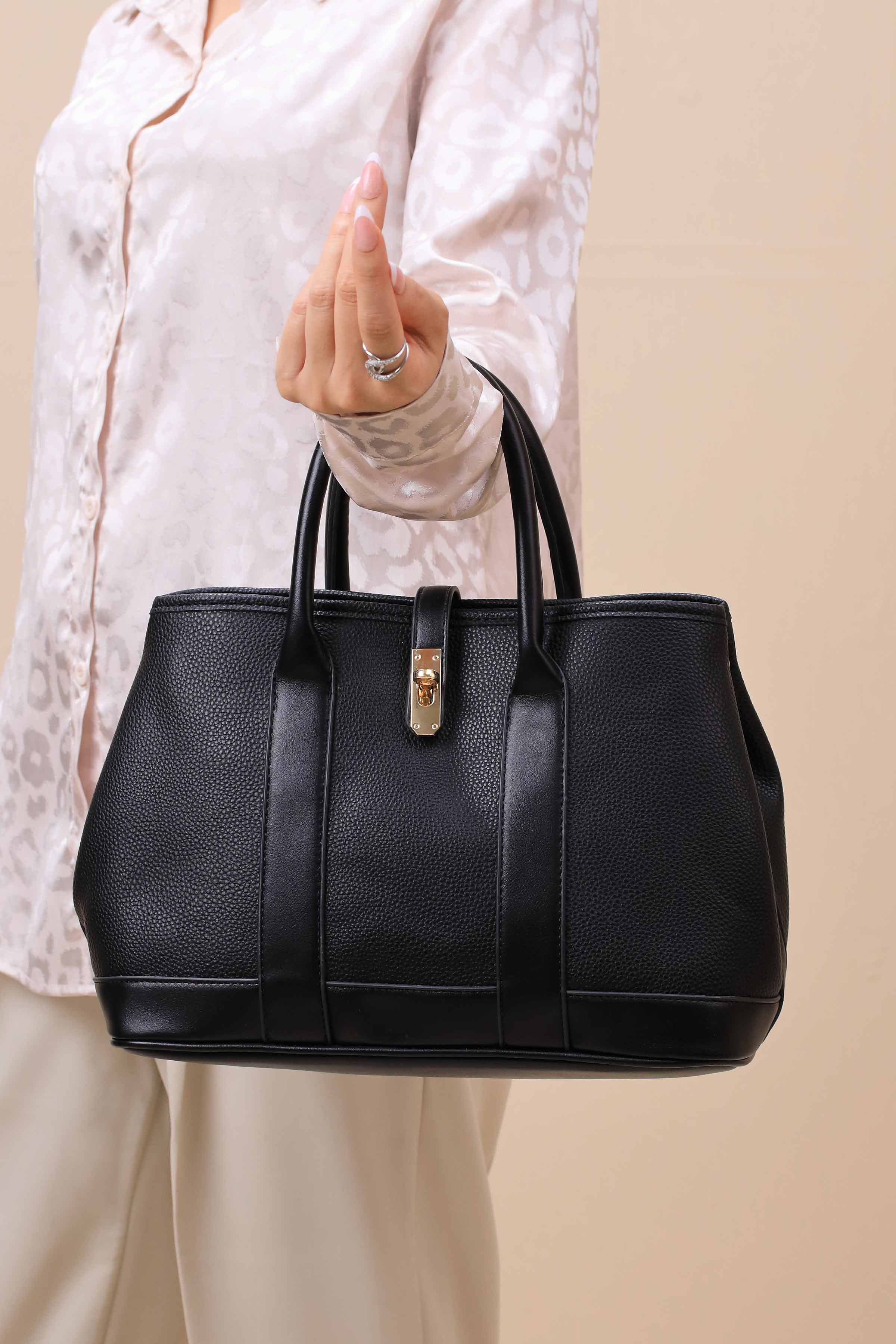 Black Shoulder Bag-444802103-for Women - Bag Winter Collection | Nishat | Shop Online