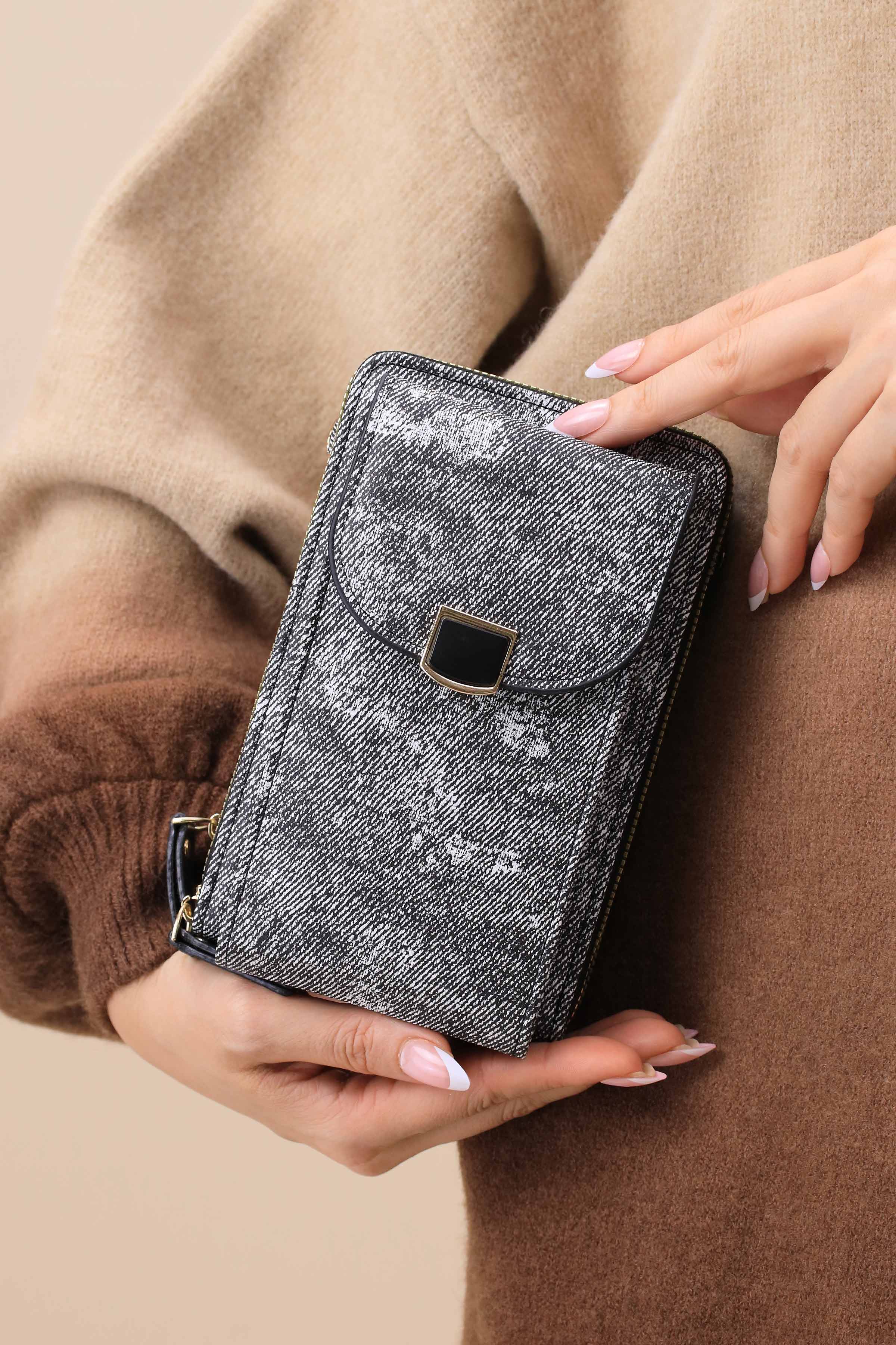 Black Phone Bag-444962103