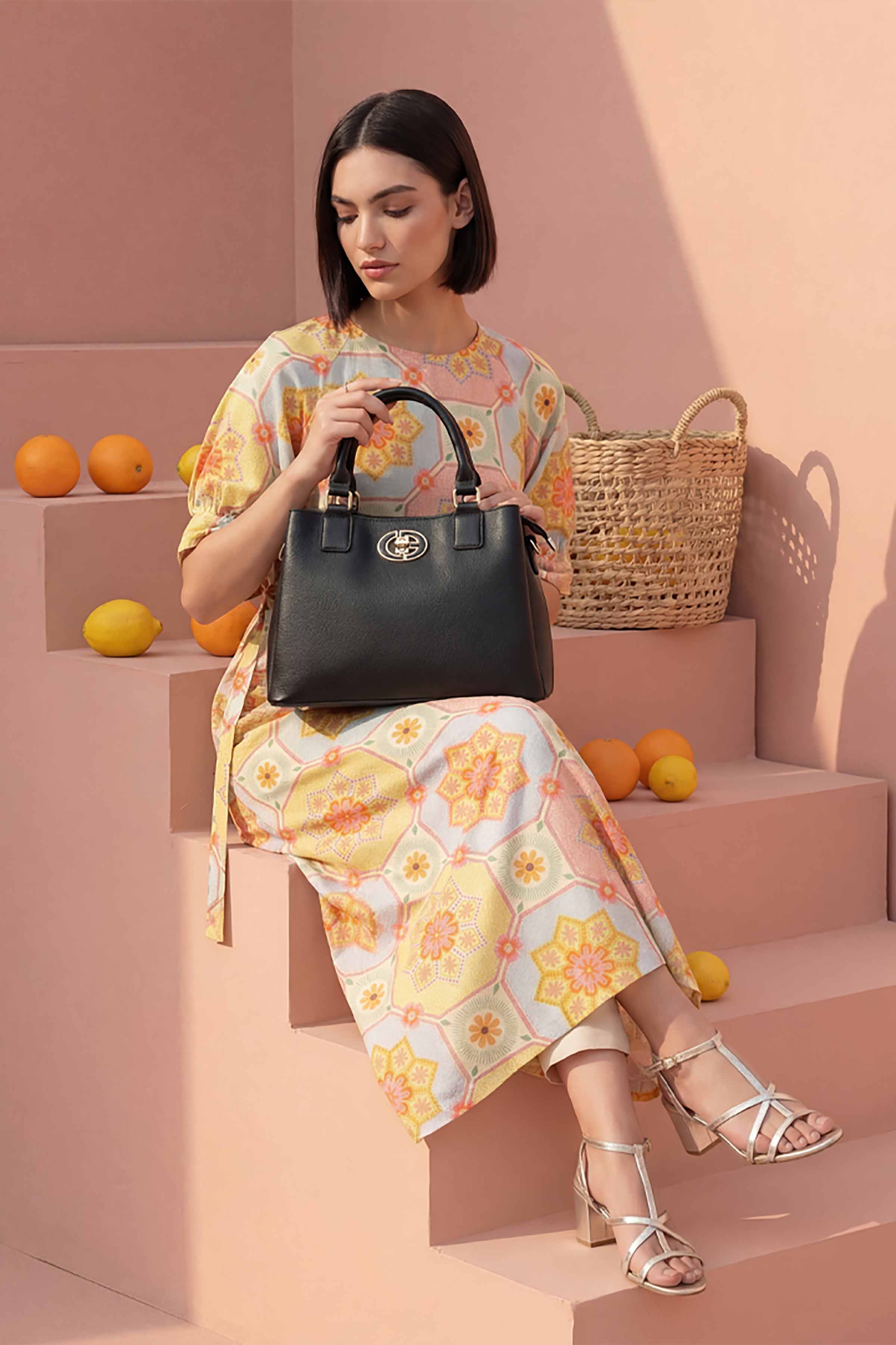 Black Shoulder Bag-445692103