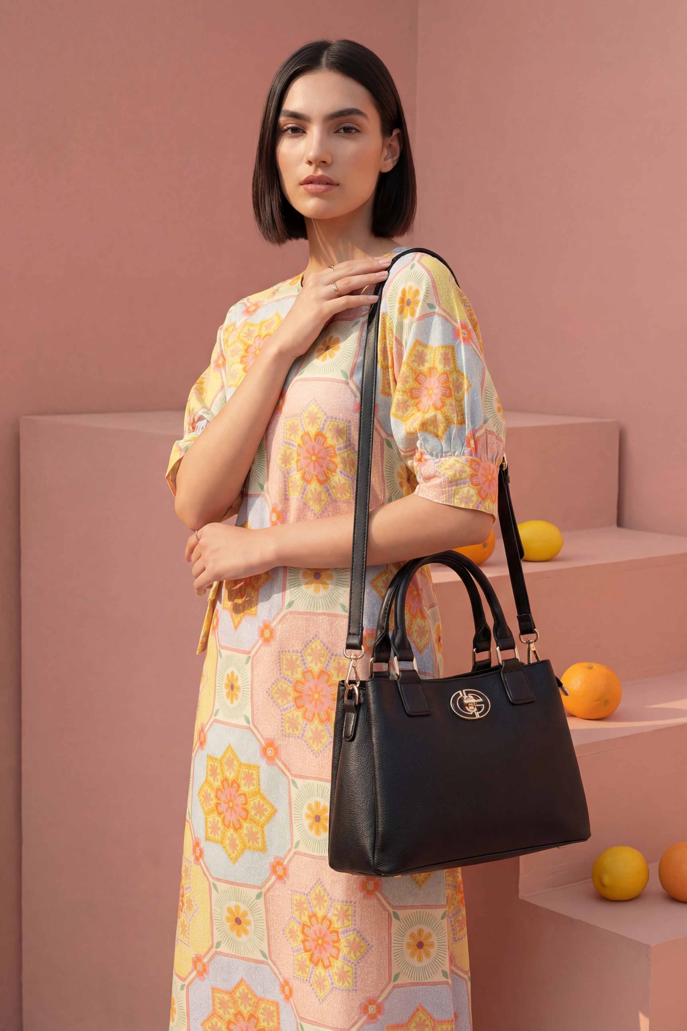 Black Shoulder Bag-445692103