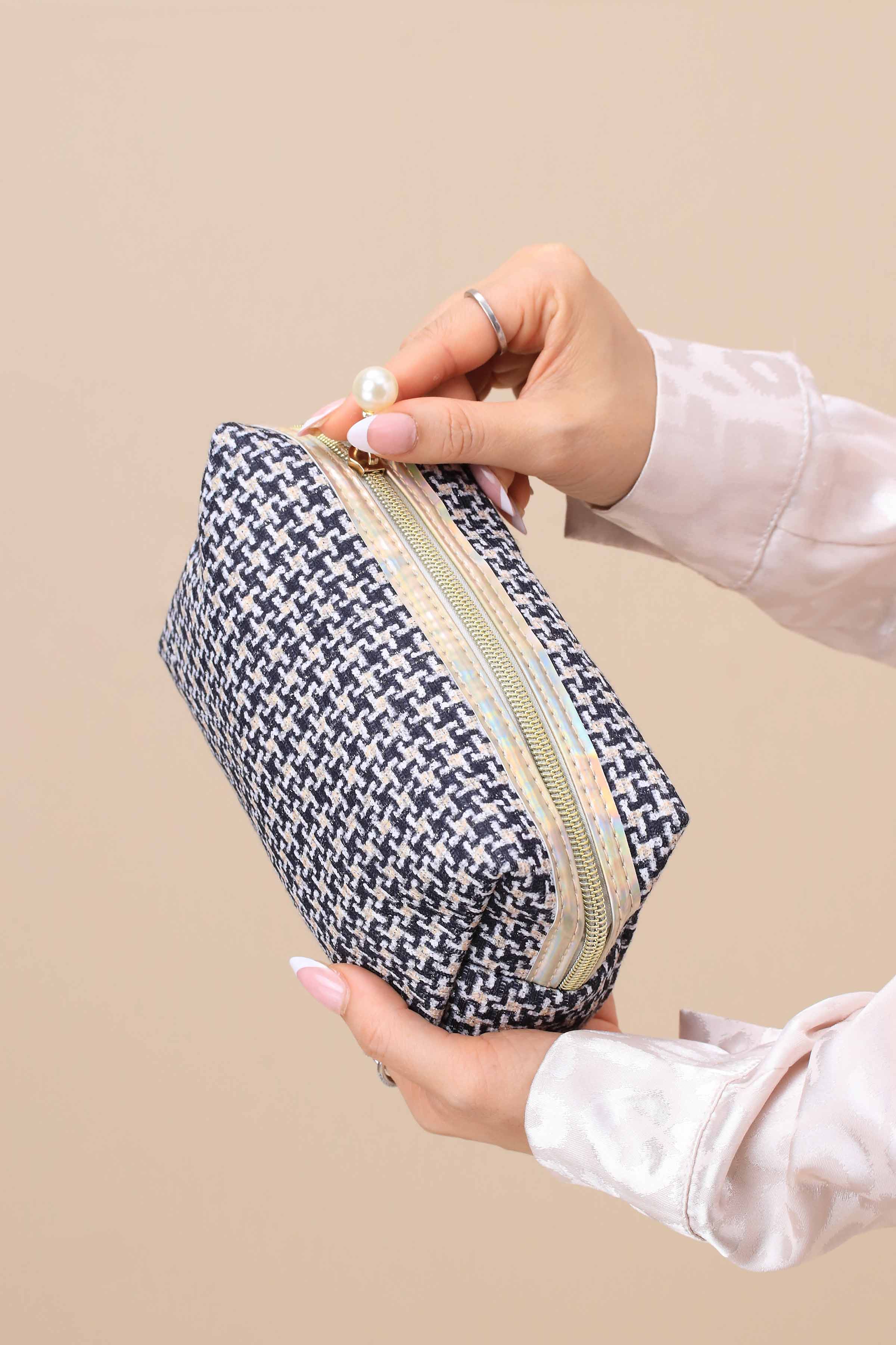 Black Vanity Bag-445972103-for Women - Bag Winter Collection | Nishat | Shop Online