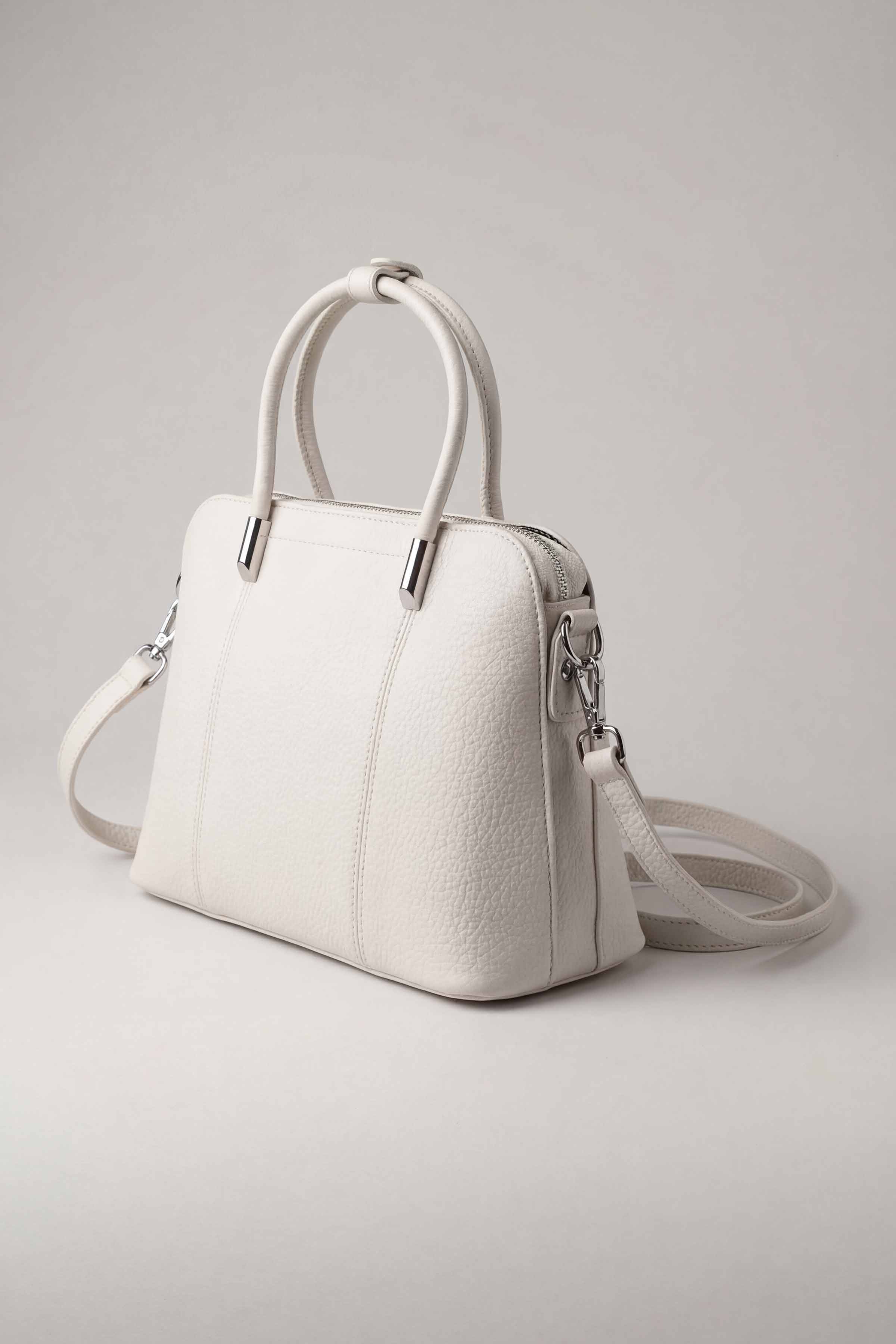 White Shoulder Bag-446352112