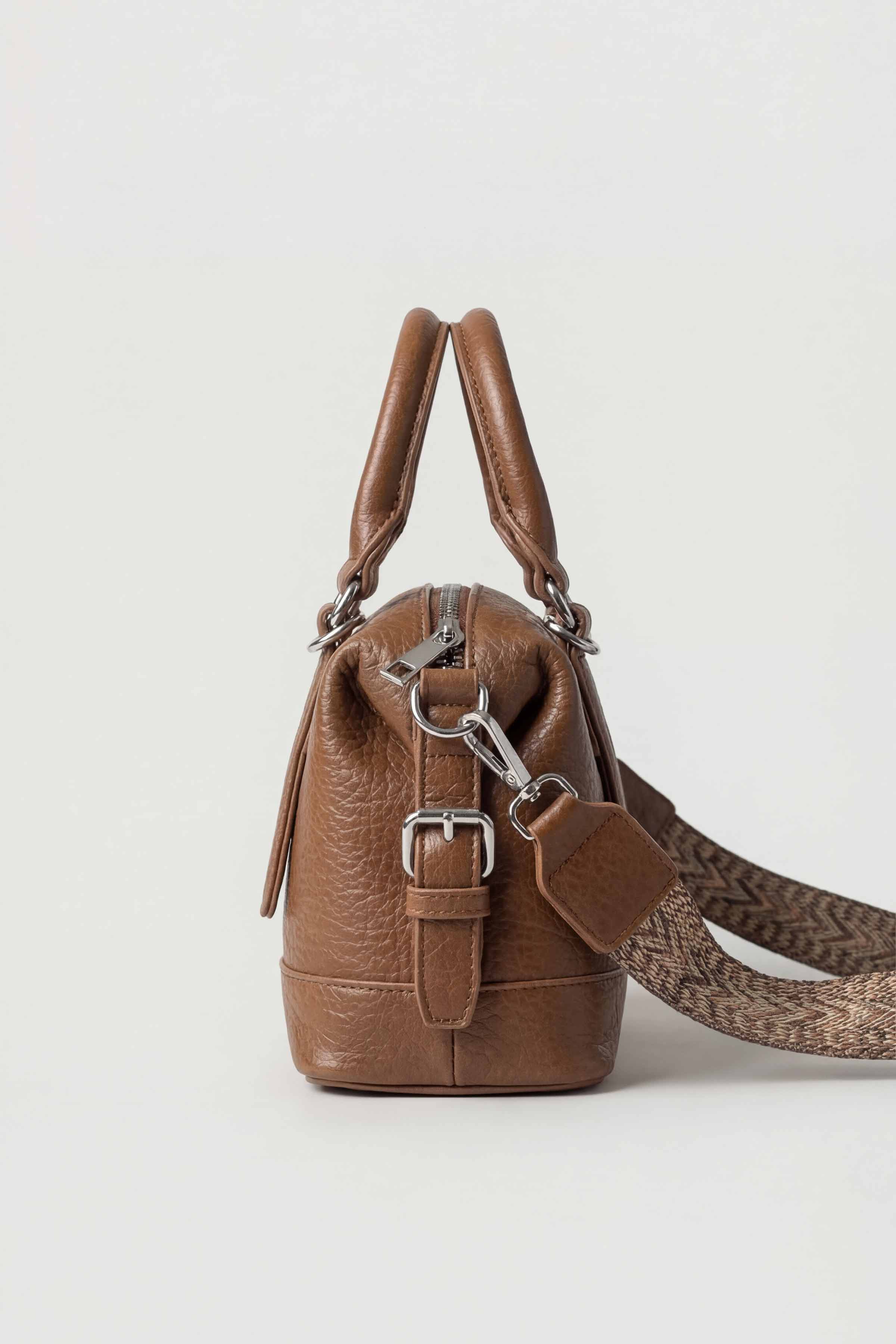 Coffee Shoulder Bag-446402117
