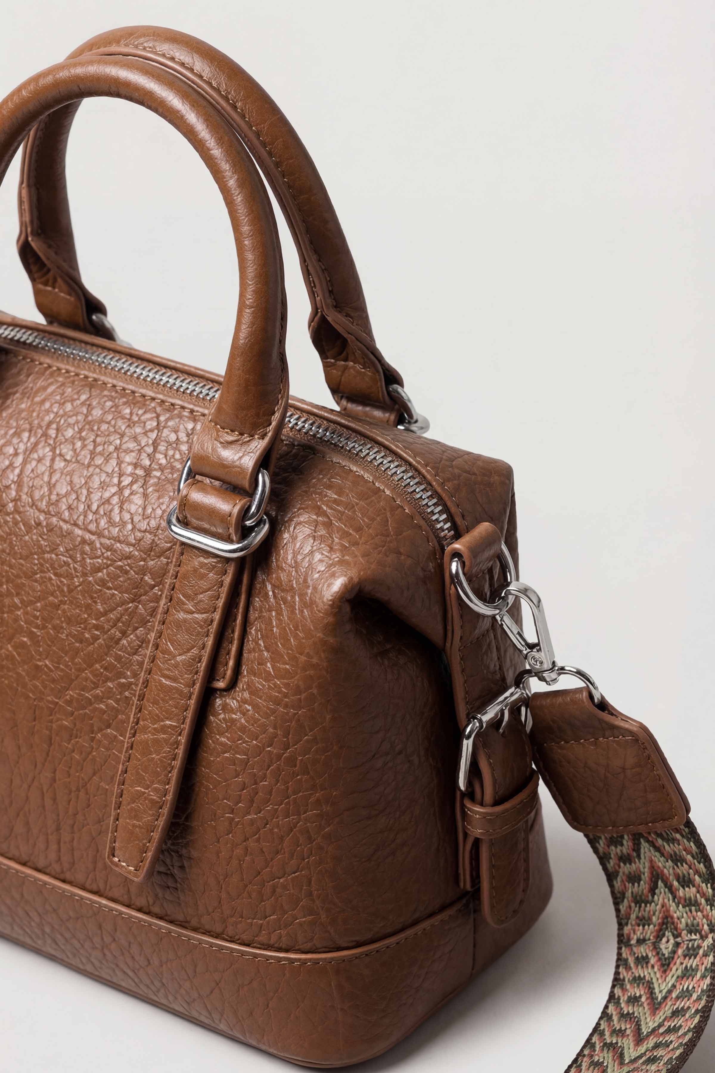 Coffee Shoulder Bag-446402117