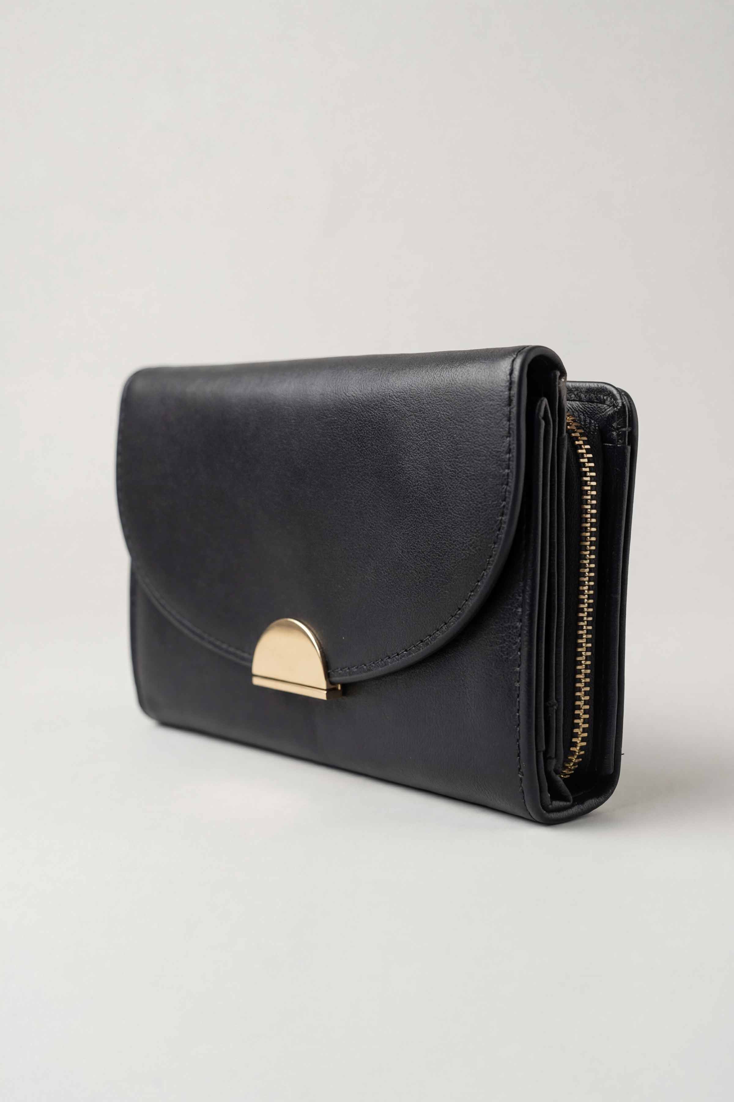 Black Wallet-446622103