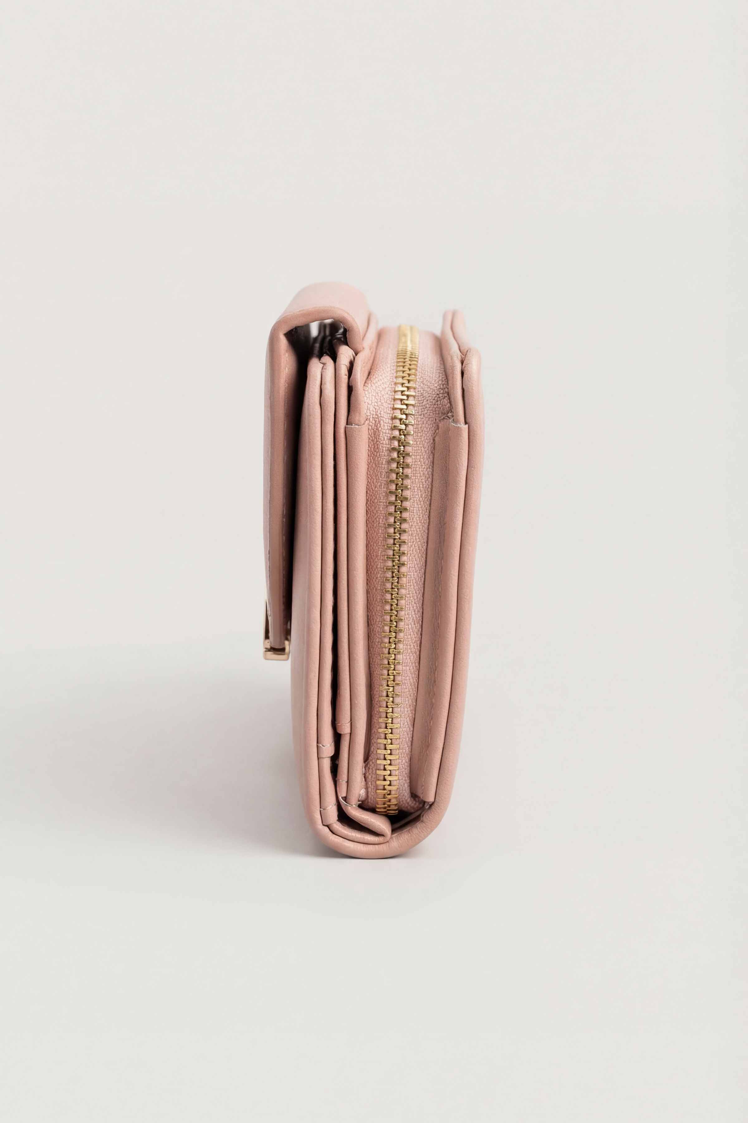 Pink Wallet-446622105