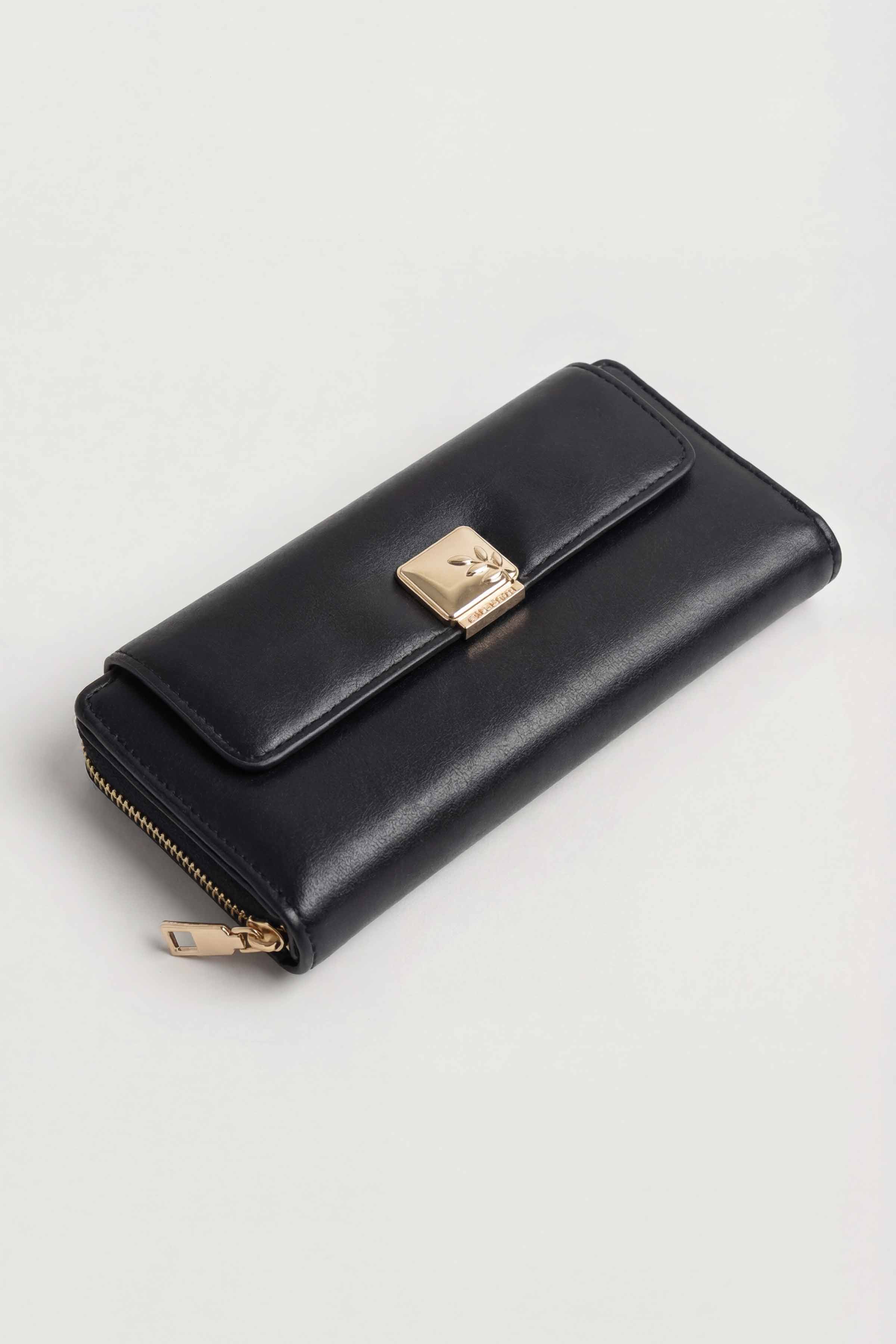 Black Wallet-446632103