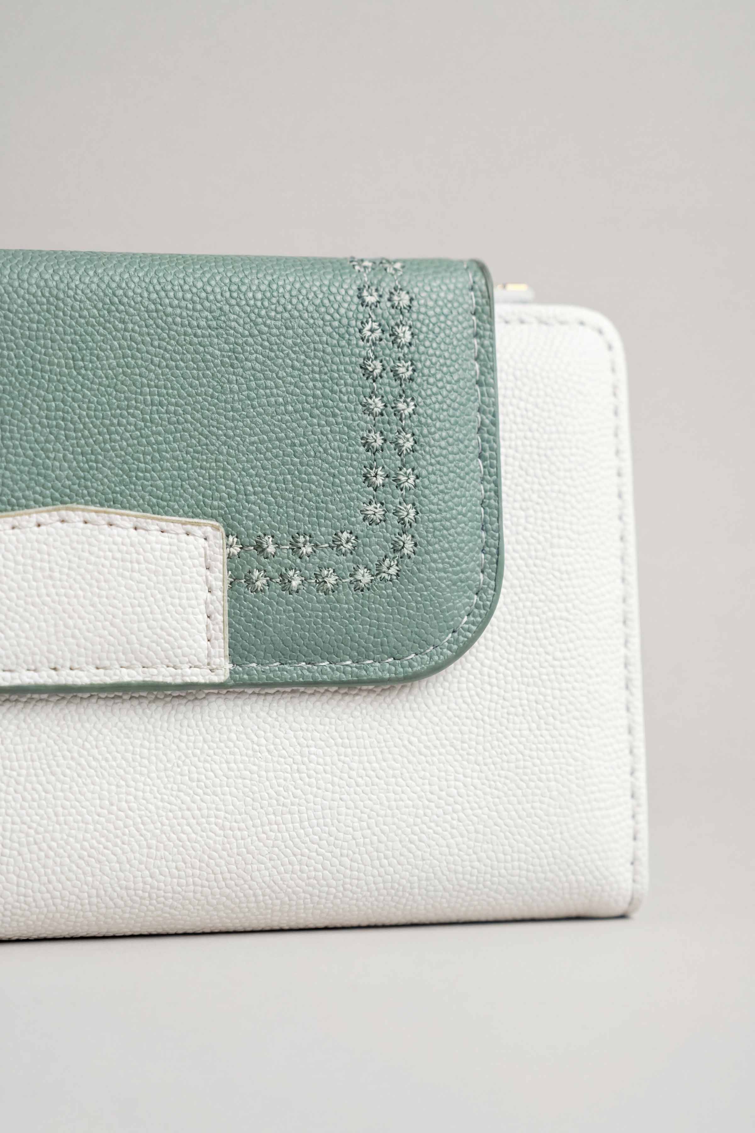 Green Wallet-446652104 for Women - Fashion Collection | Nishat | Shop Online