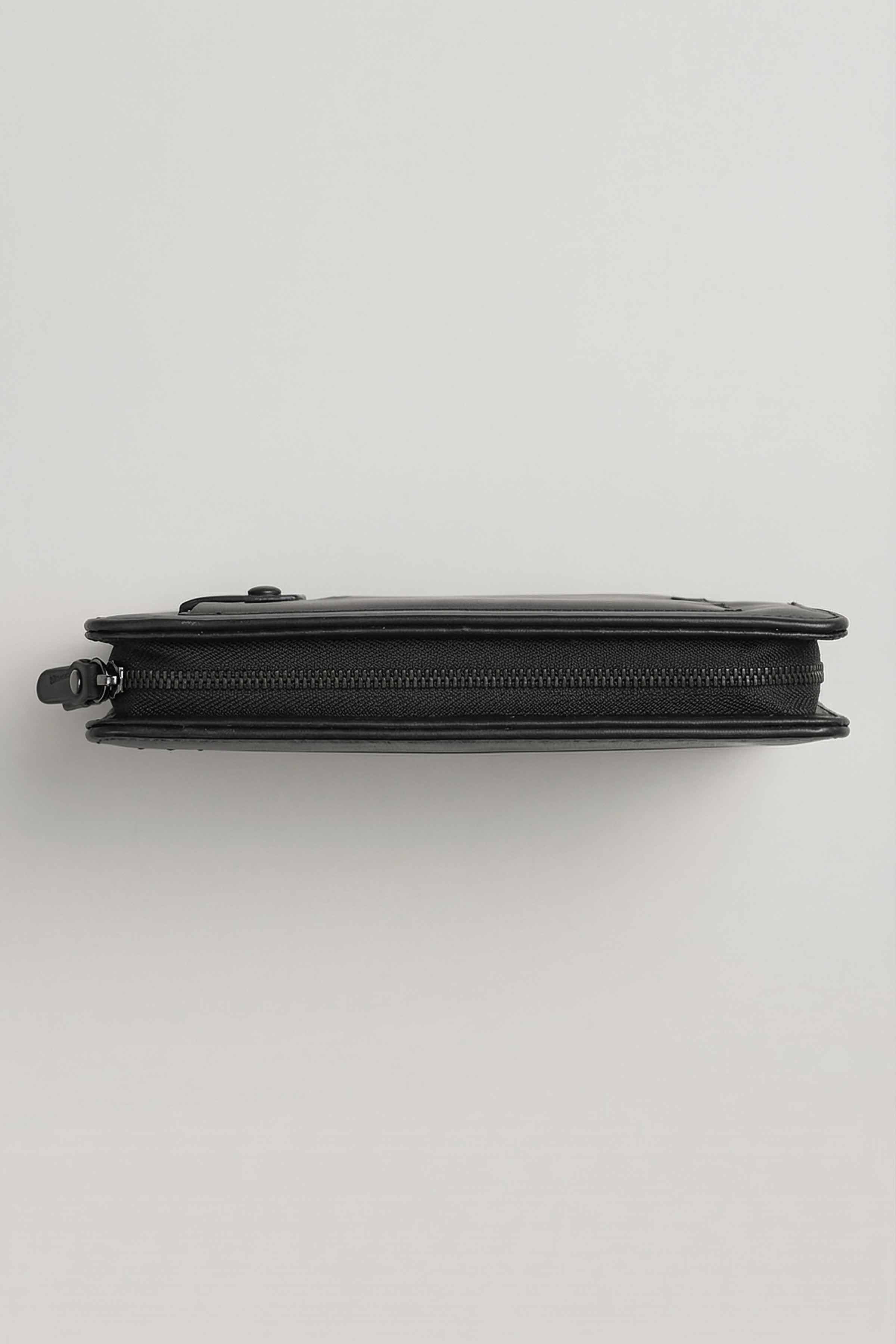 Black Wallet-446682103