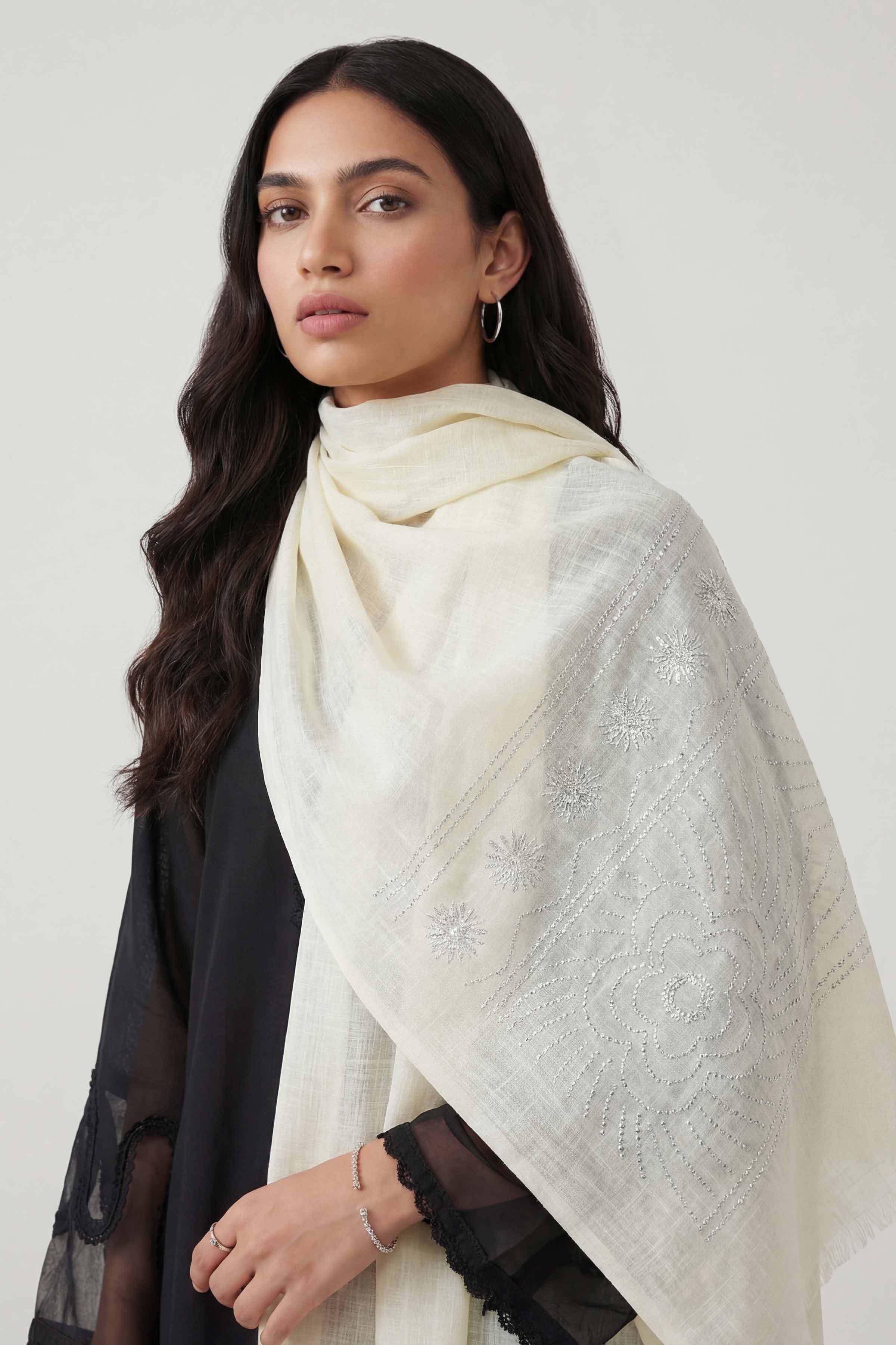 Off White Women Scarf-447392107