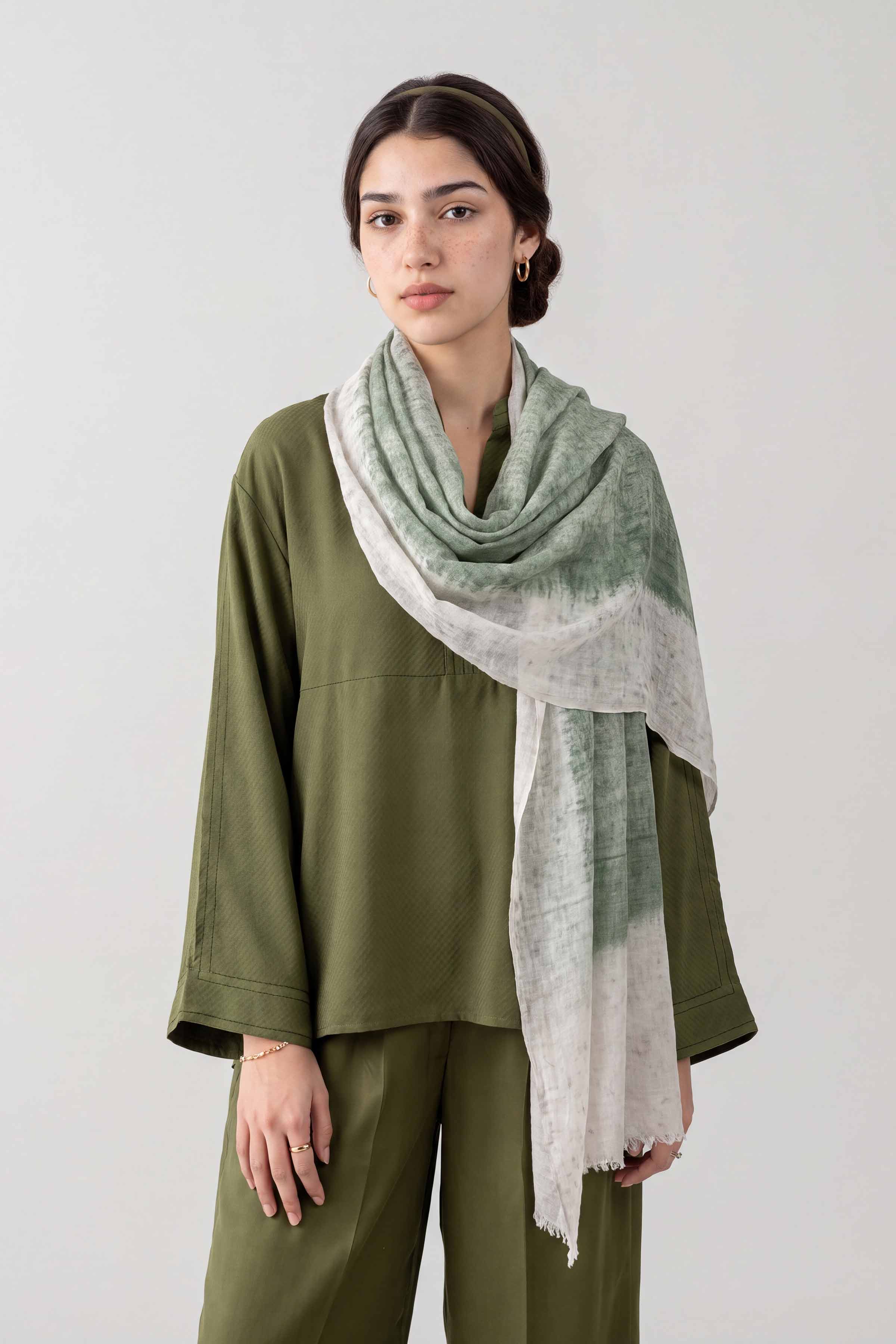 Green Women Scarf-447402104