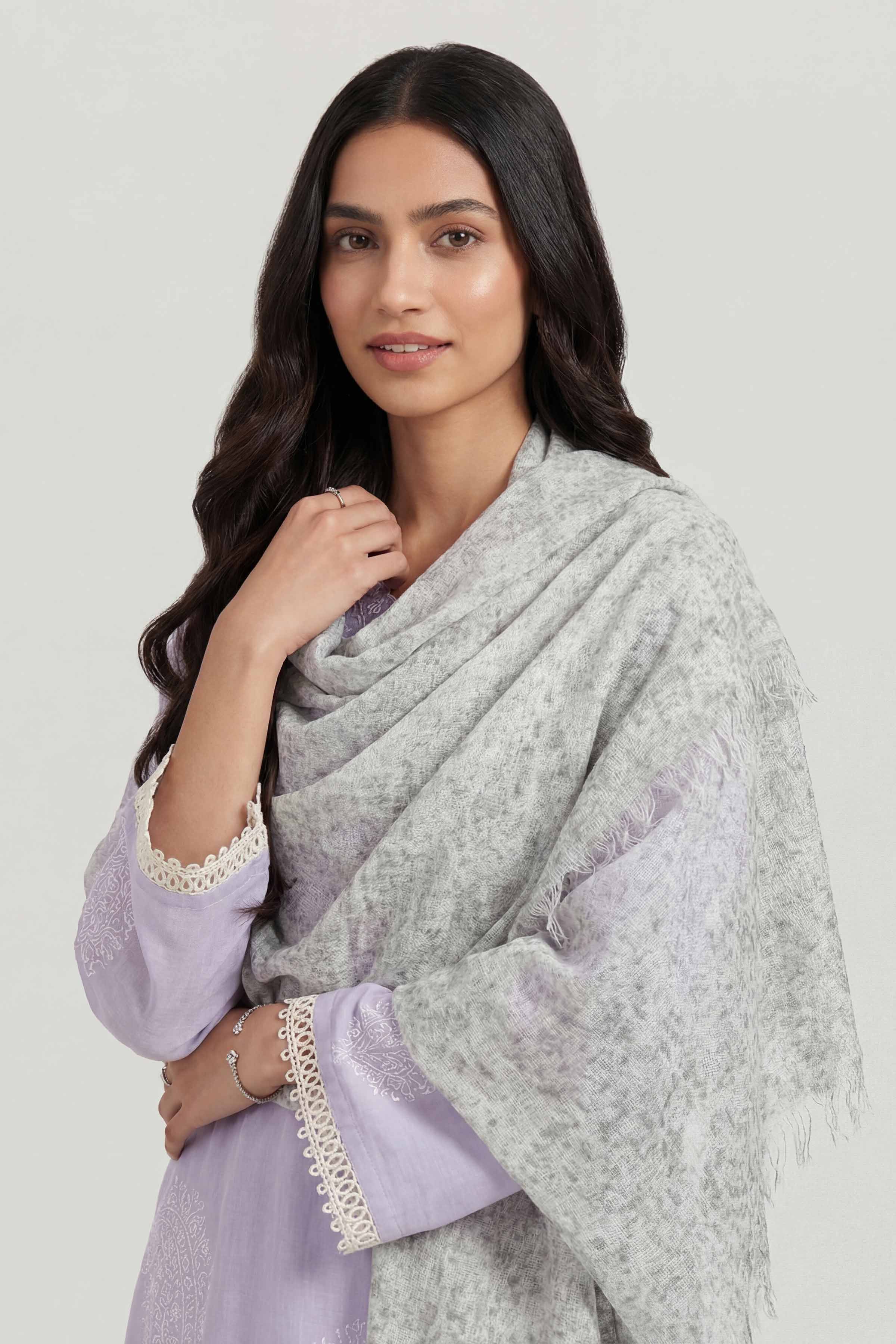 Green Women Scarf-447412104