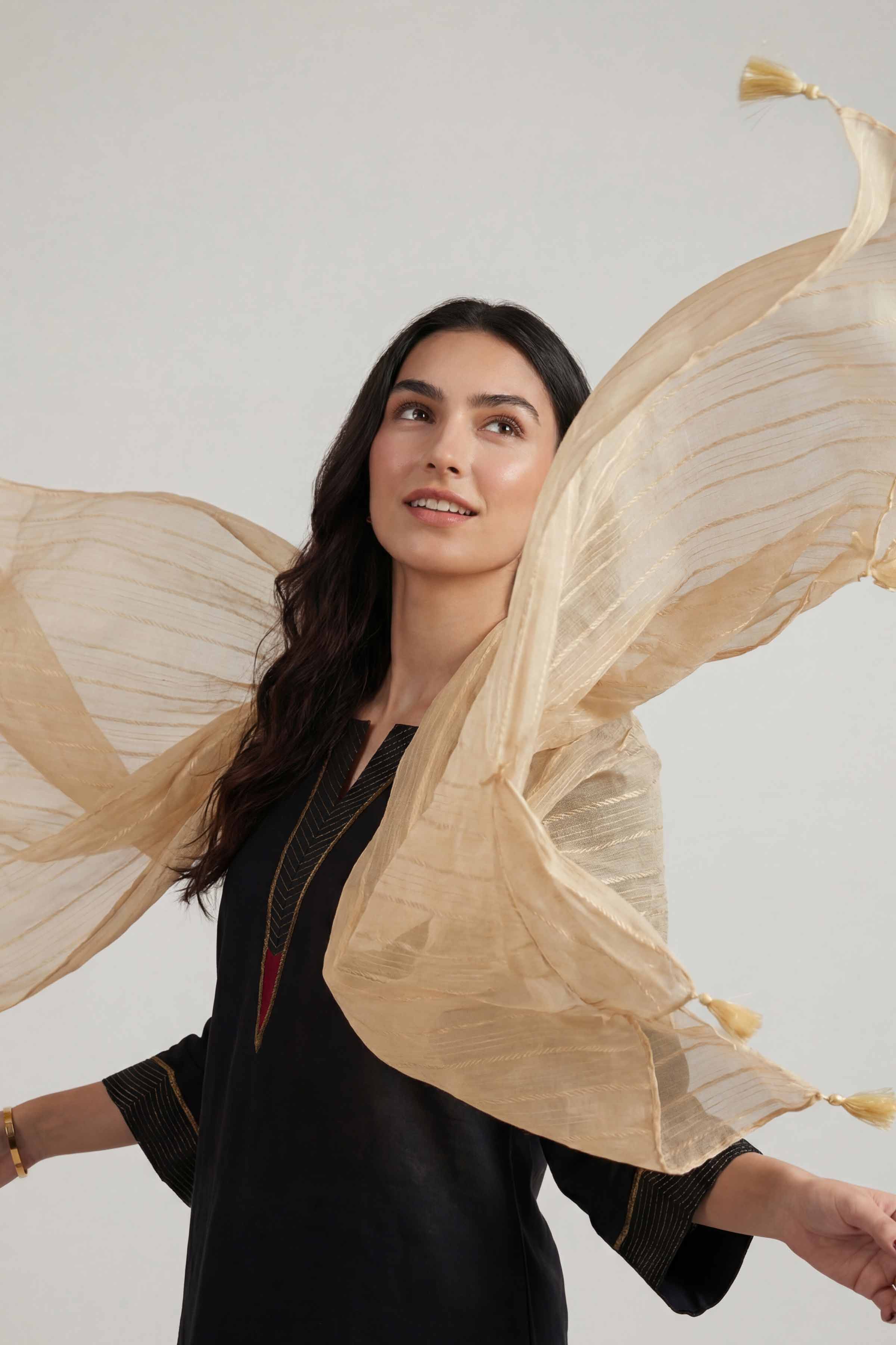 Camel Women Scarf-447902129