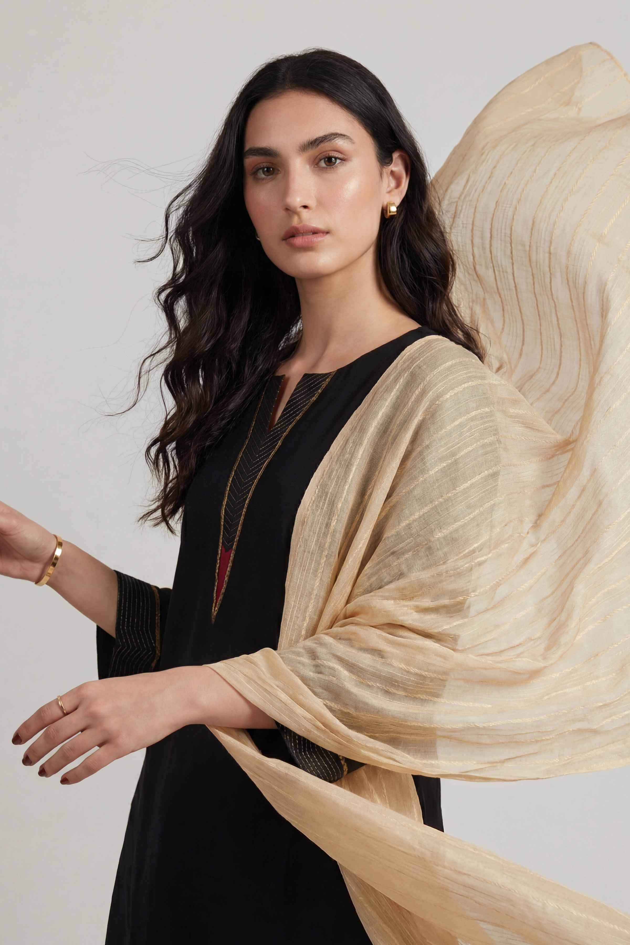 Camel Women Scarf-447902129