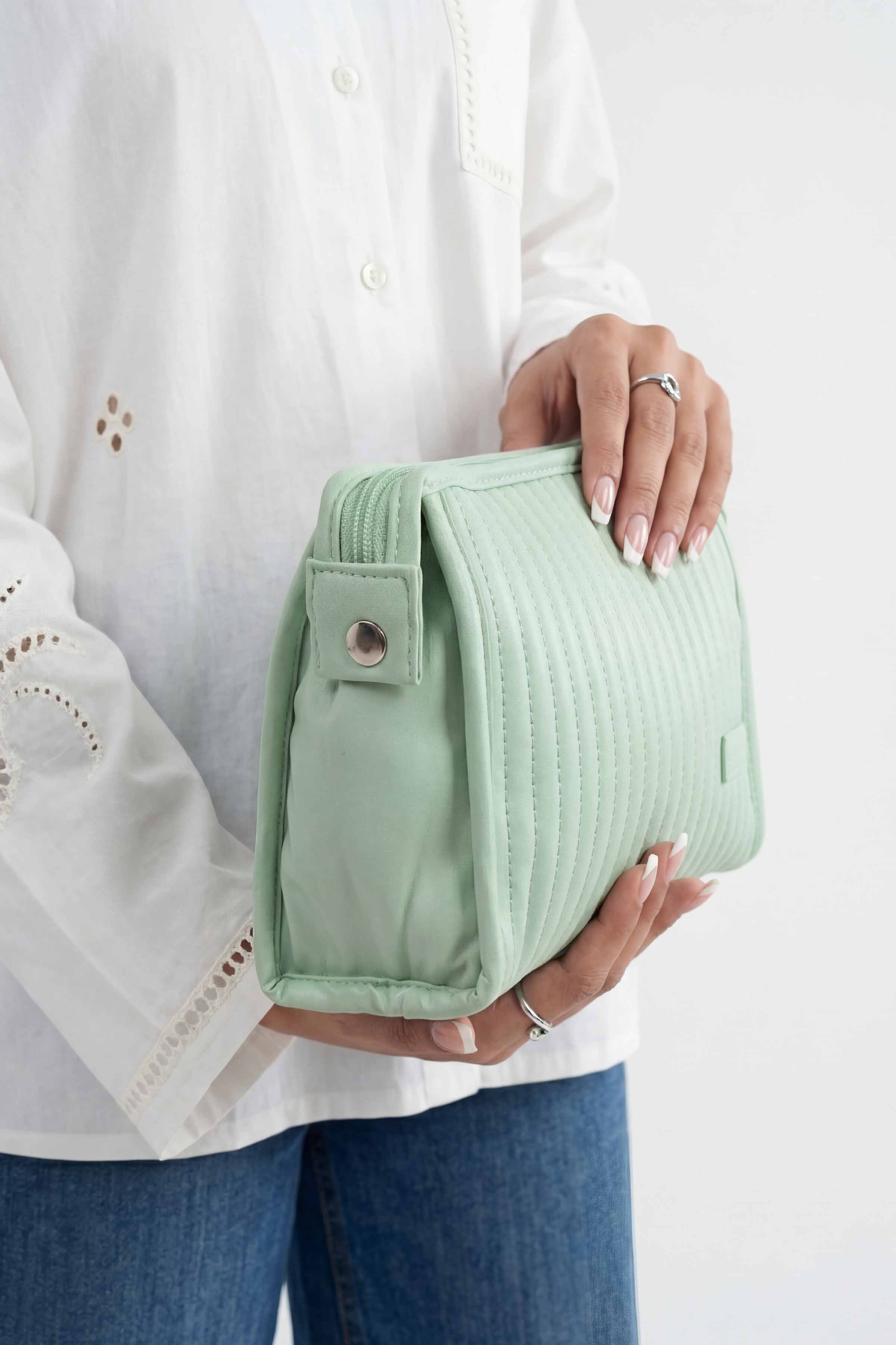 Green Vanity Bag-448312104