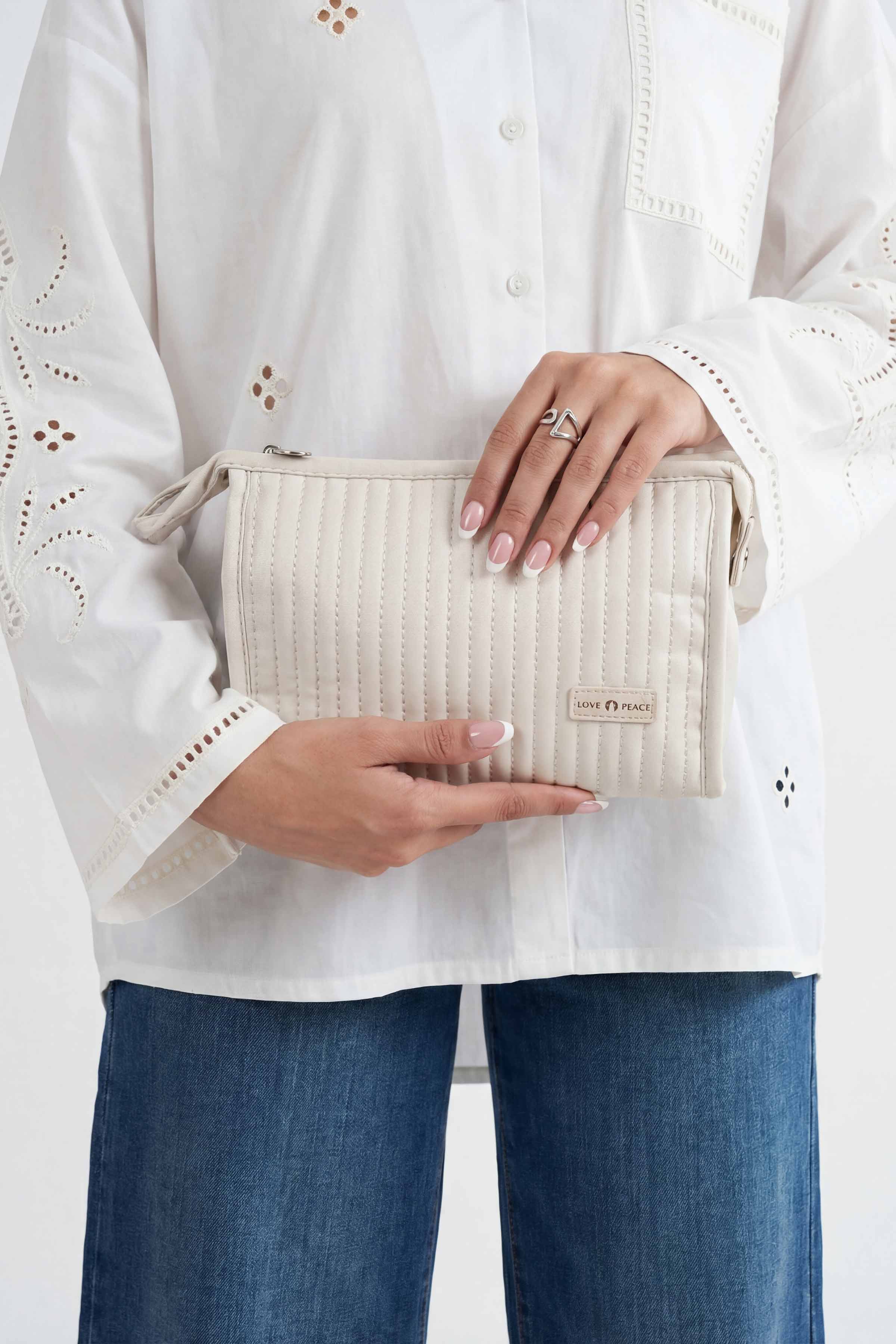 Off White Vanity Bag-448312107