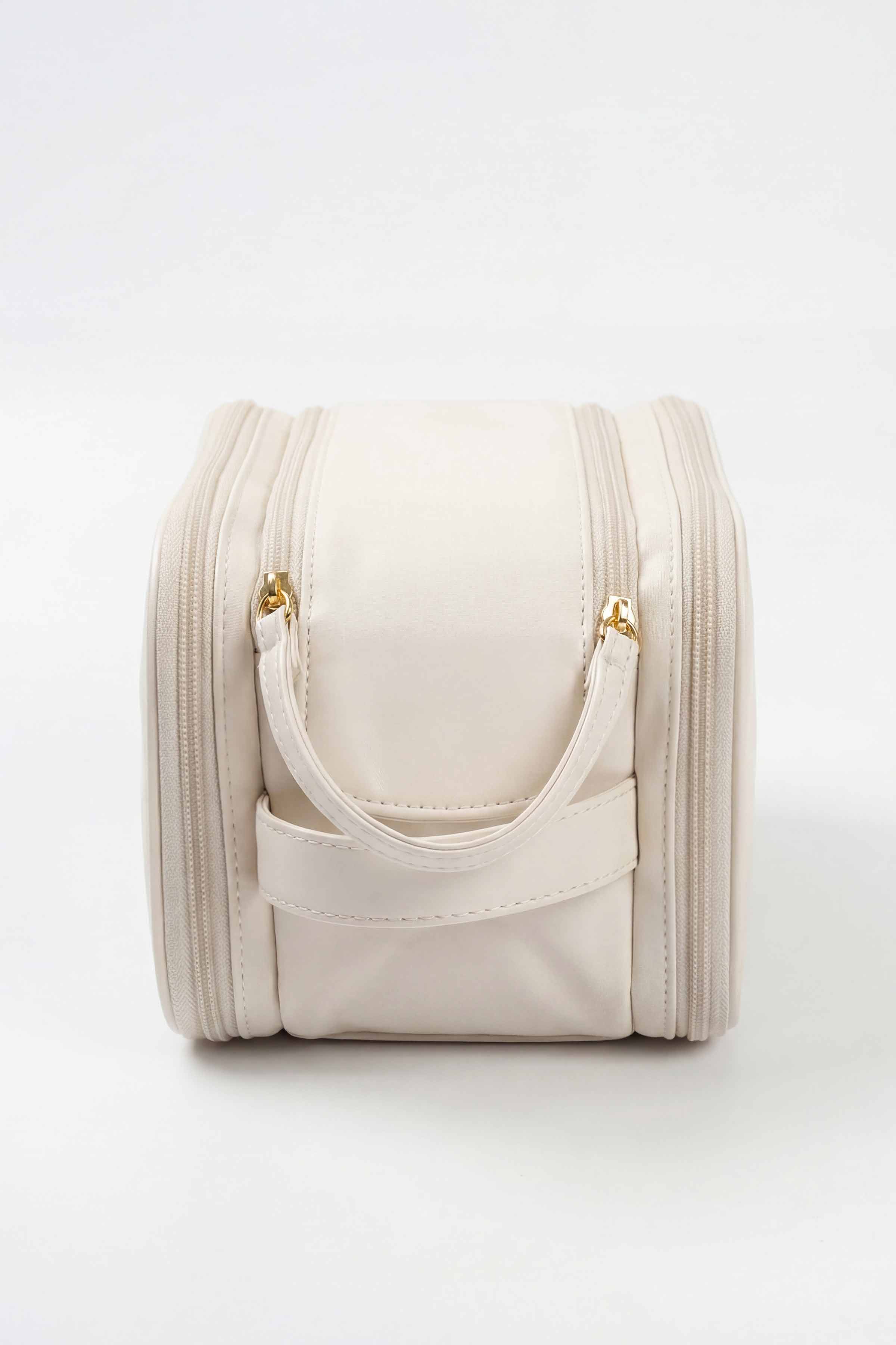Off White Vanity Bag-448352107