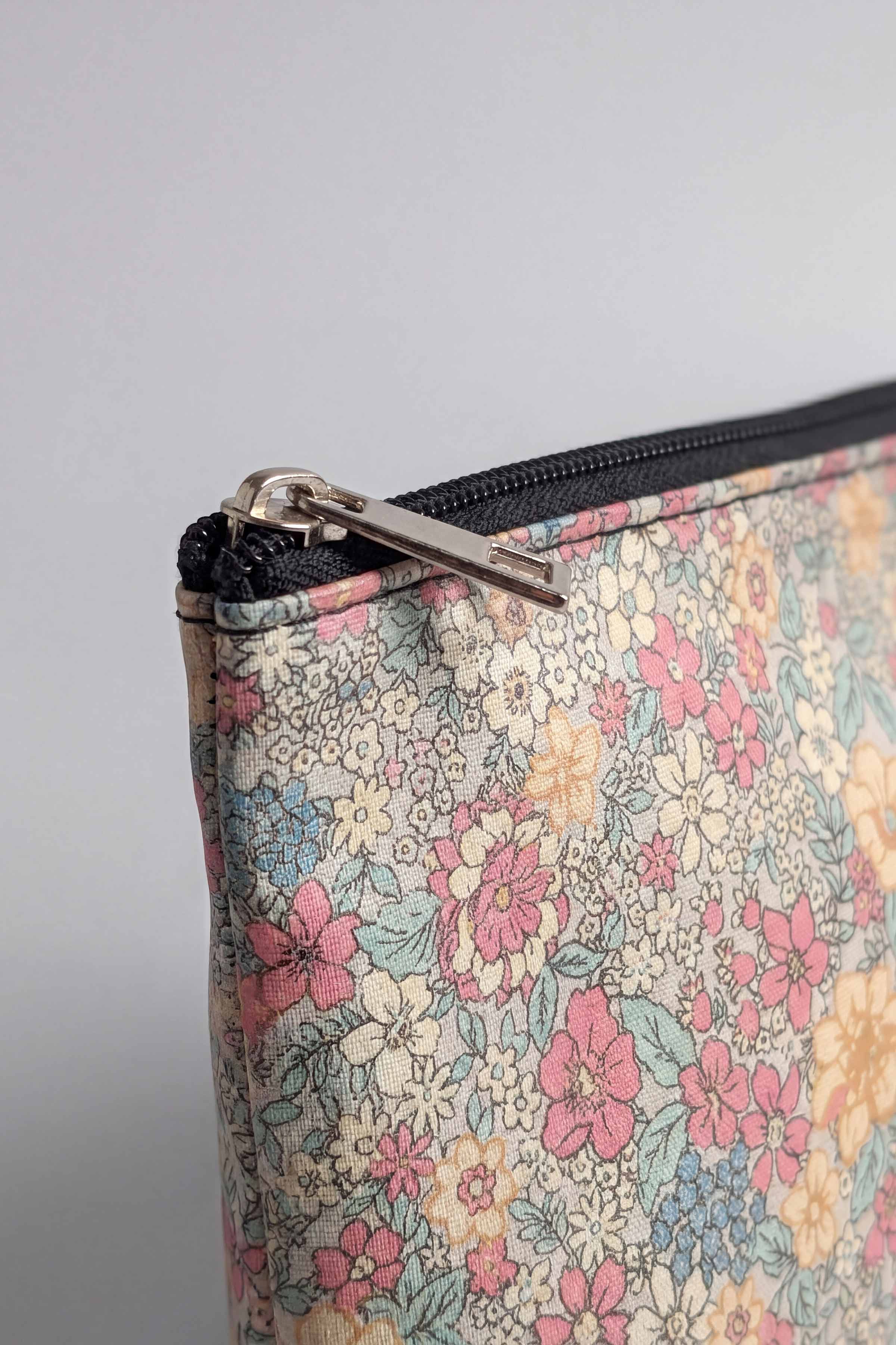 Coffee Vanity Bag-448372117