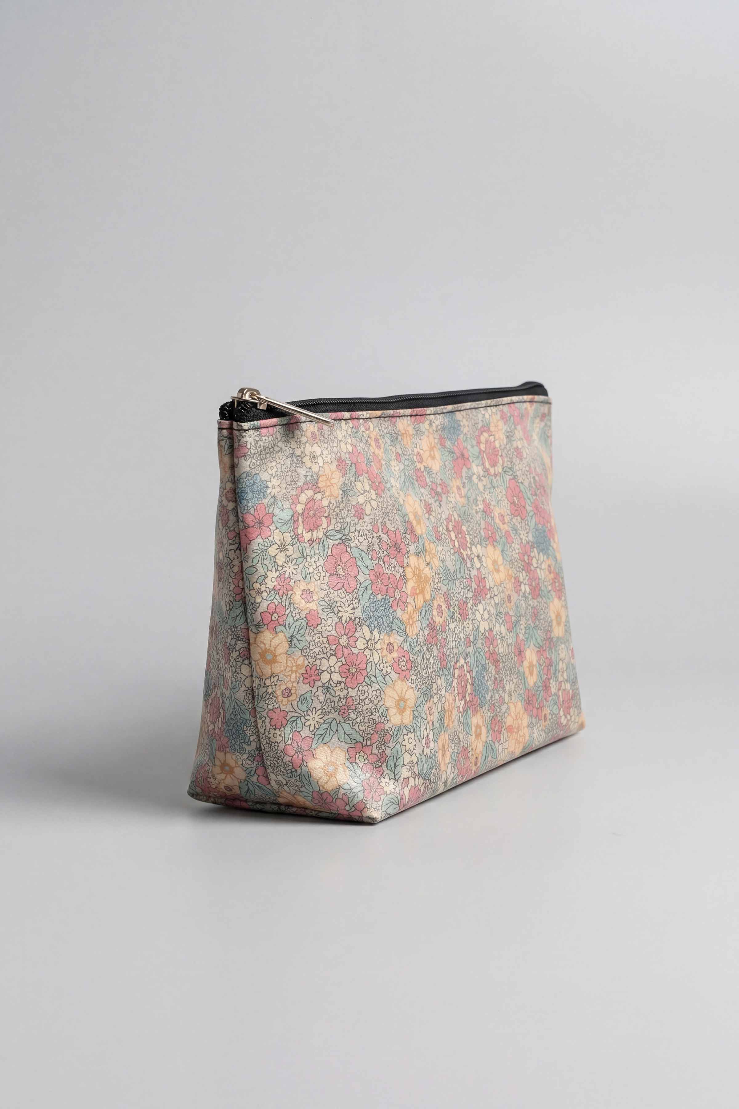 Coffee Vanity Bag-448372117