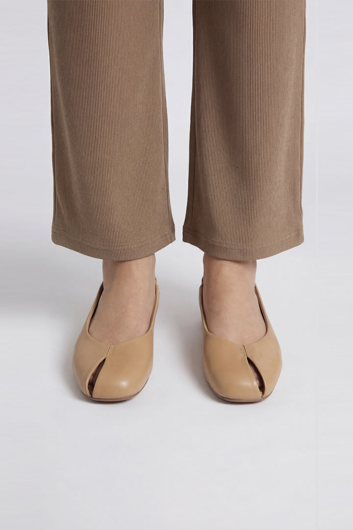 Beige Sandals-449282918