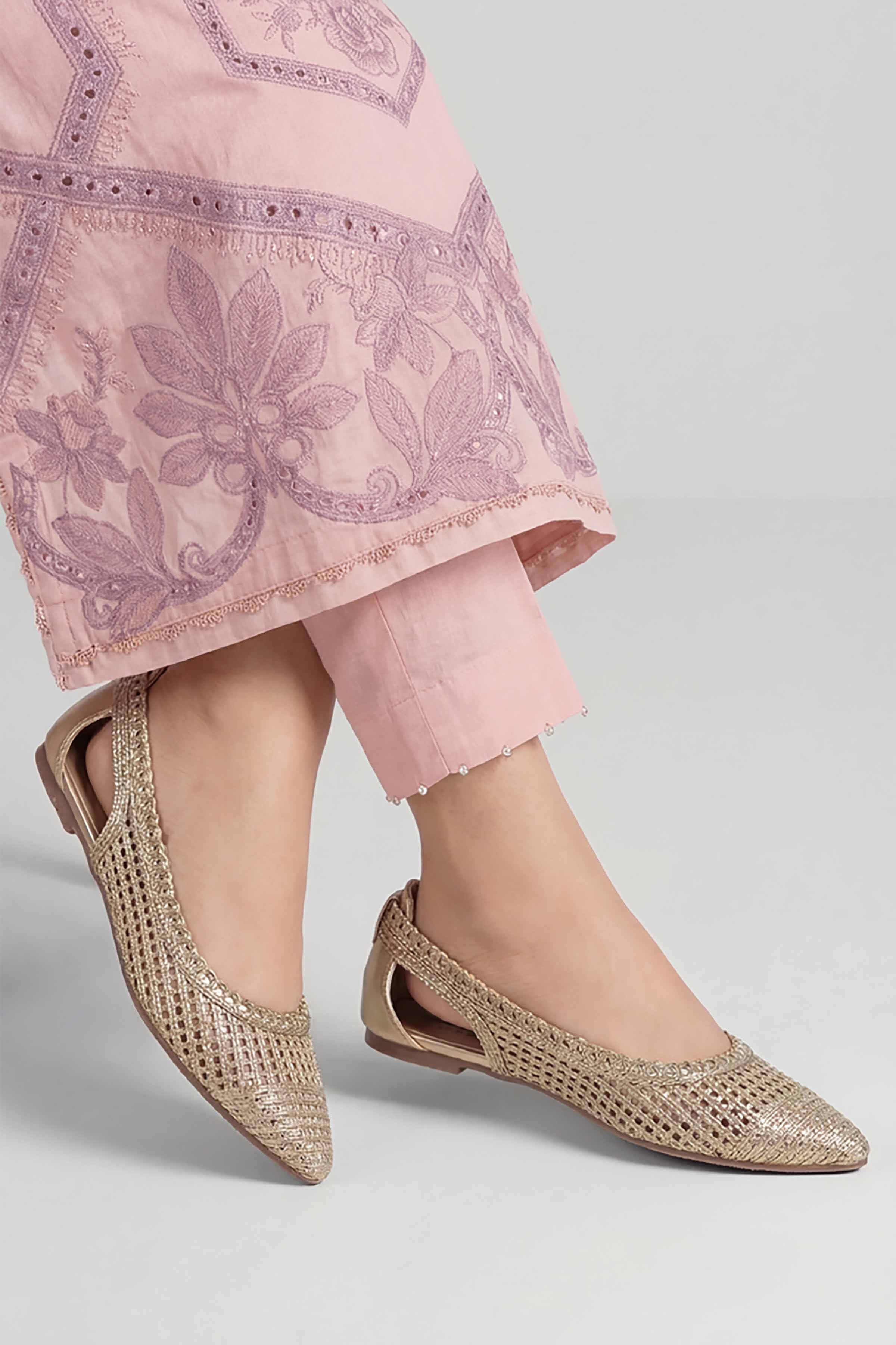 Gold Pumps-449322919