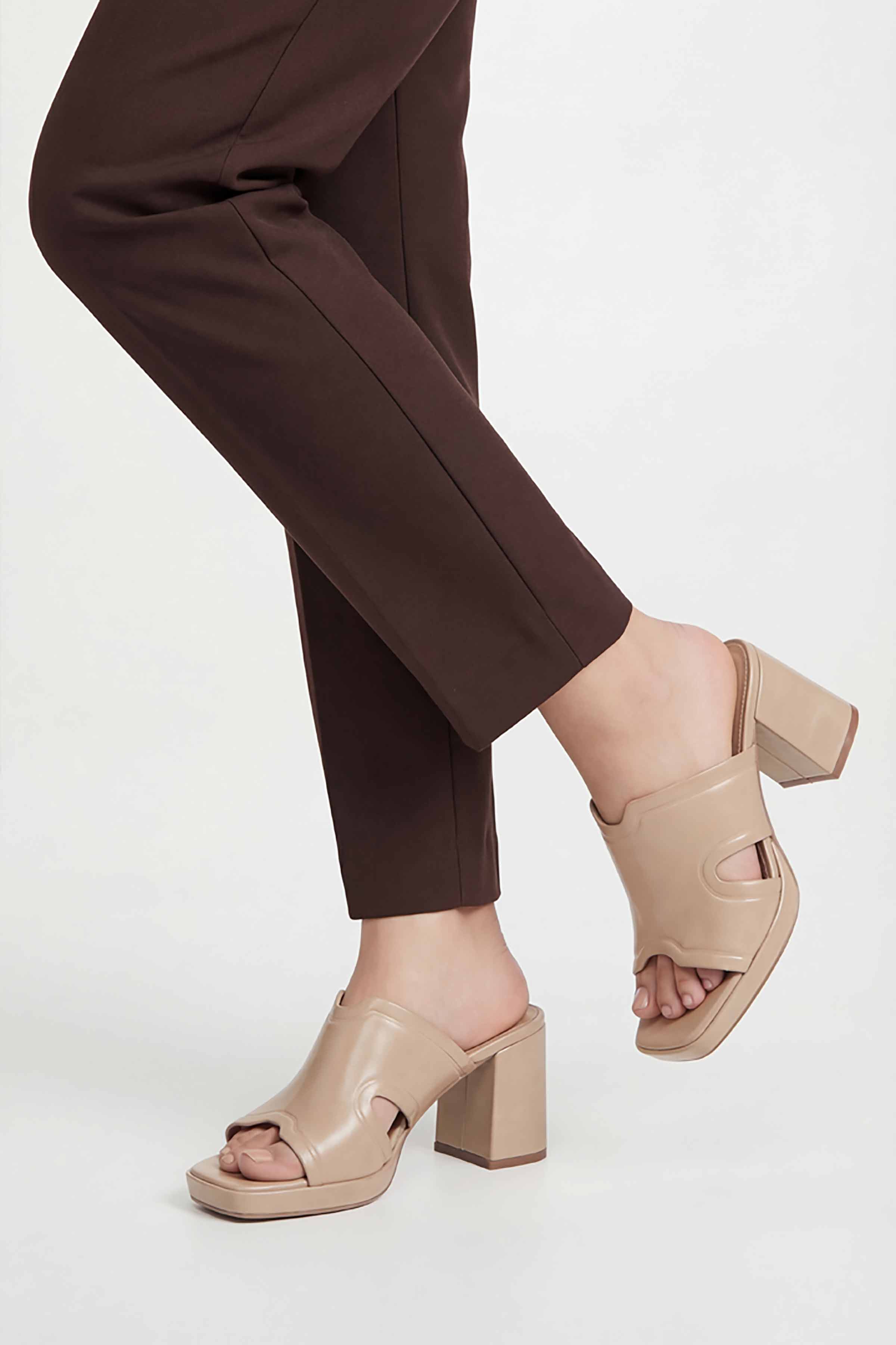 Beige Block Heels-449342918
