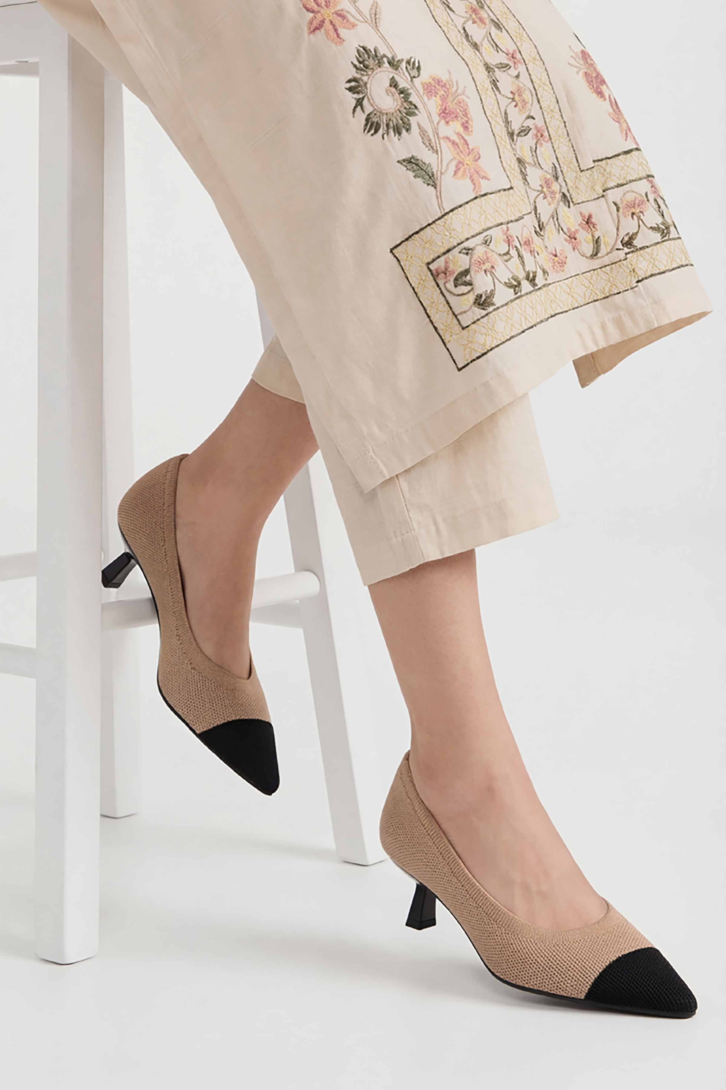 Black & Beige Heels-449352903