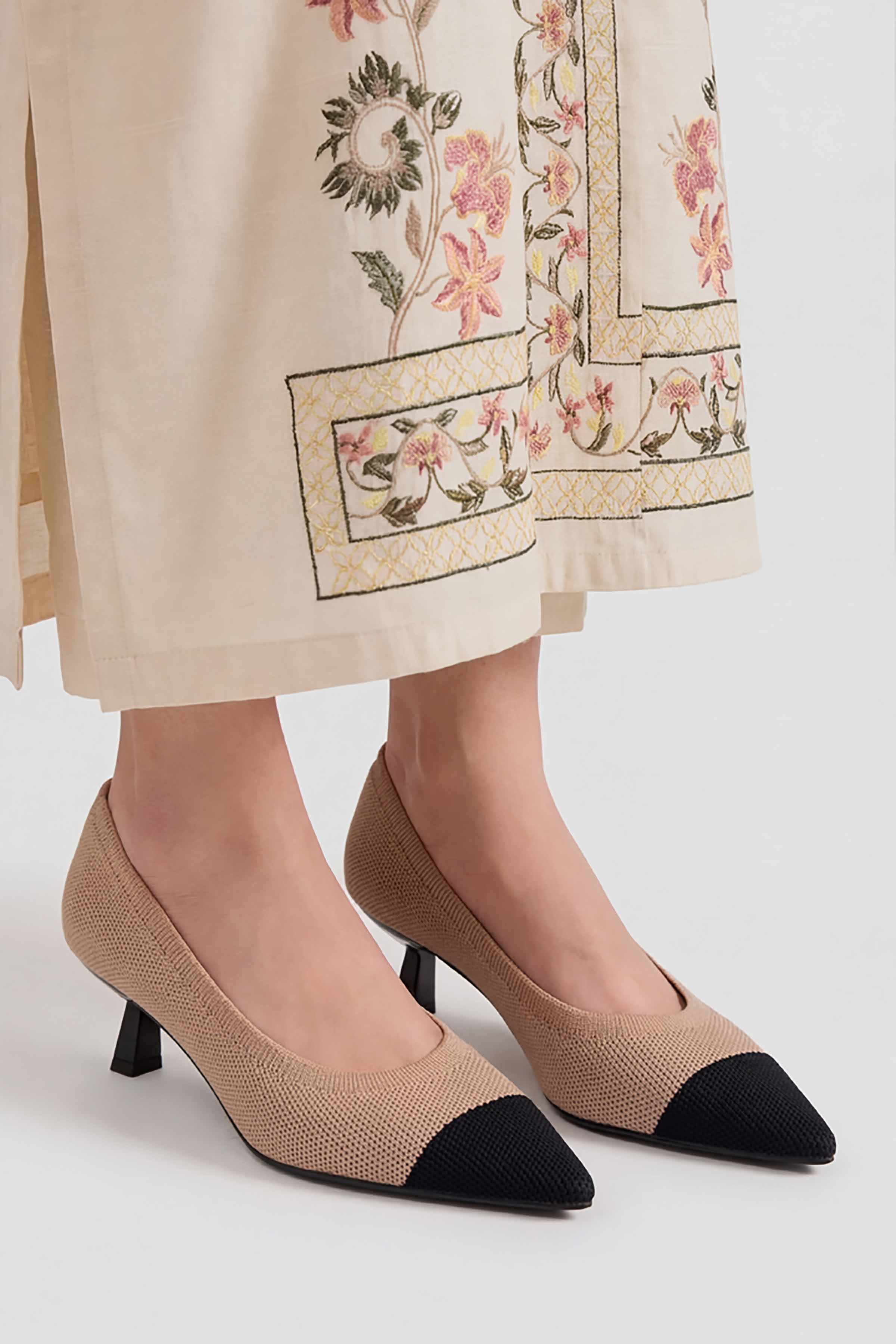 Black & Beige Heels-449352903