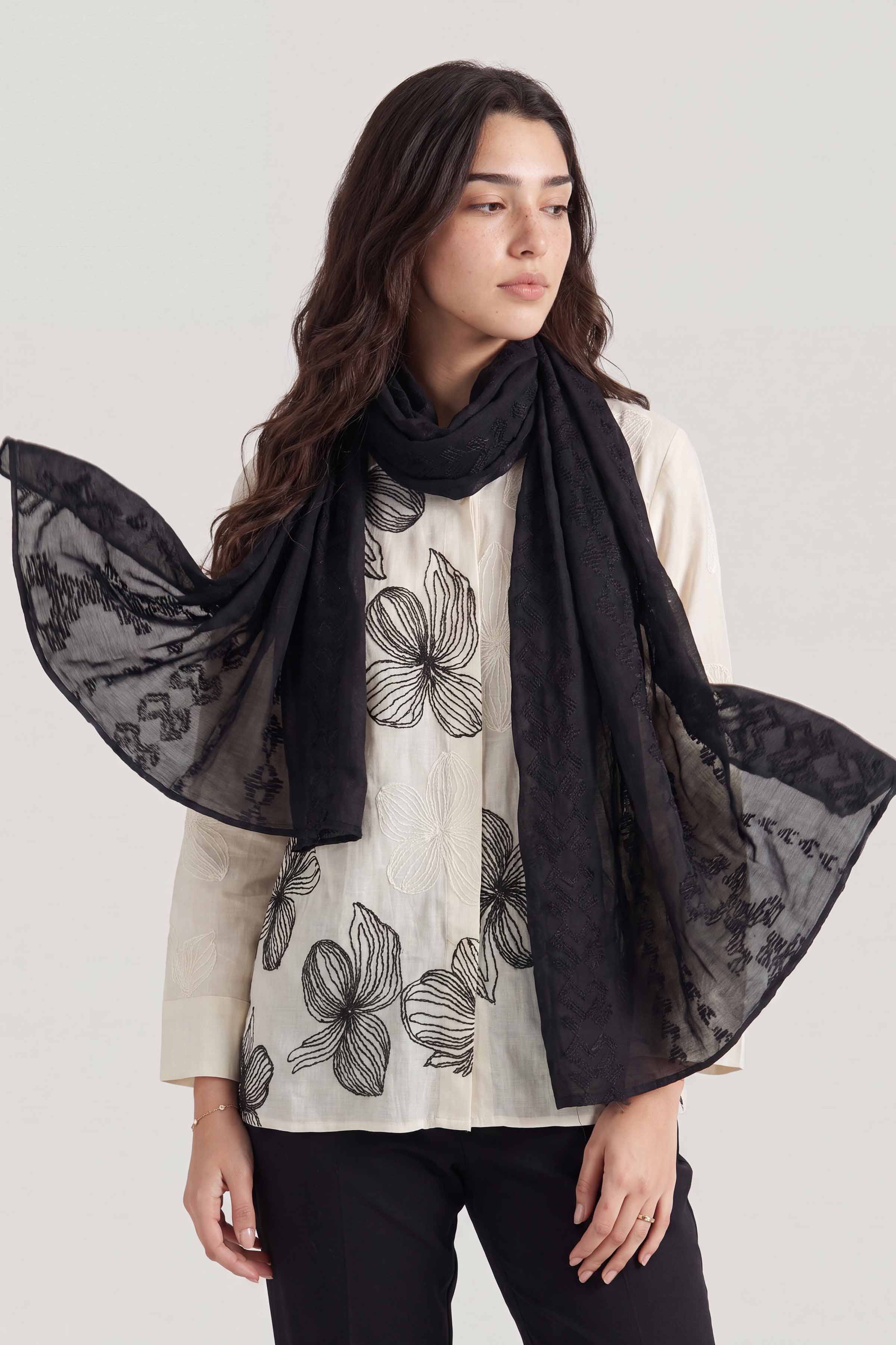 Black Women Scarf-449572103