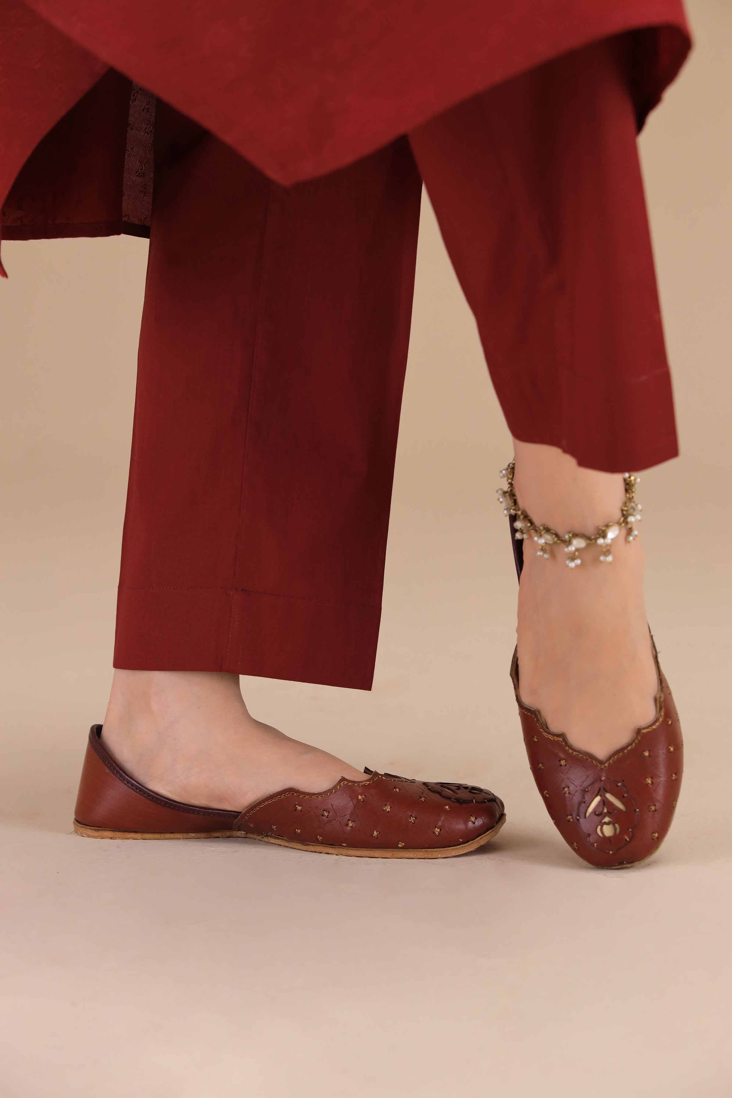 Maroon Khussa-1531233722