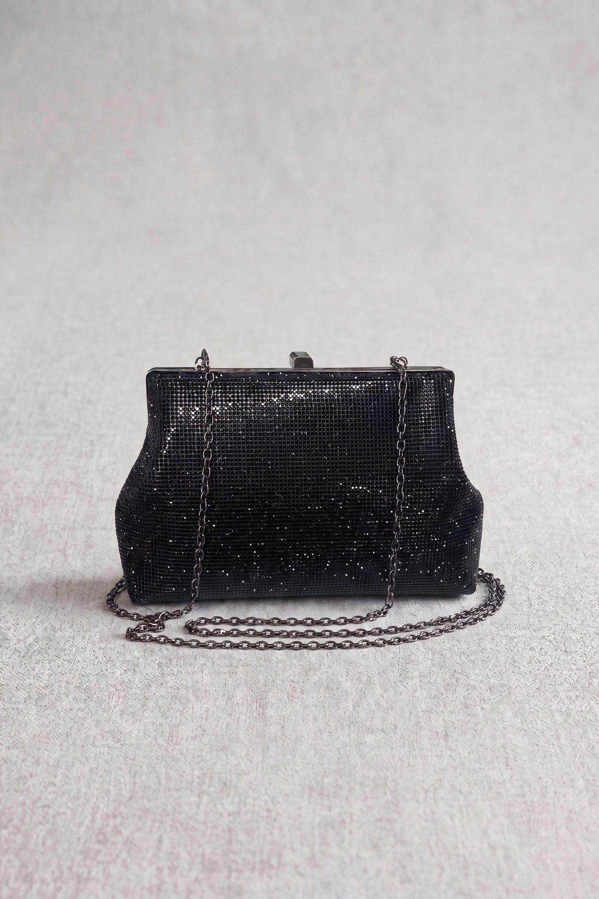 Black Clutch-1716952103