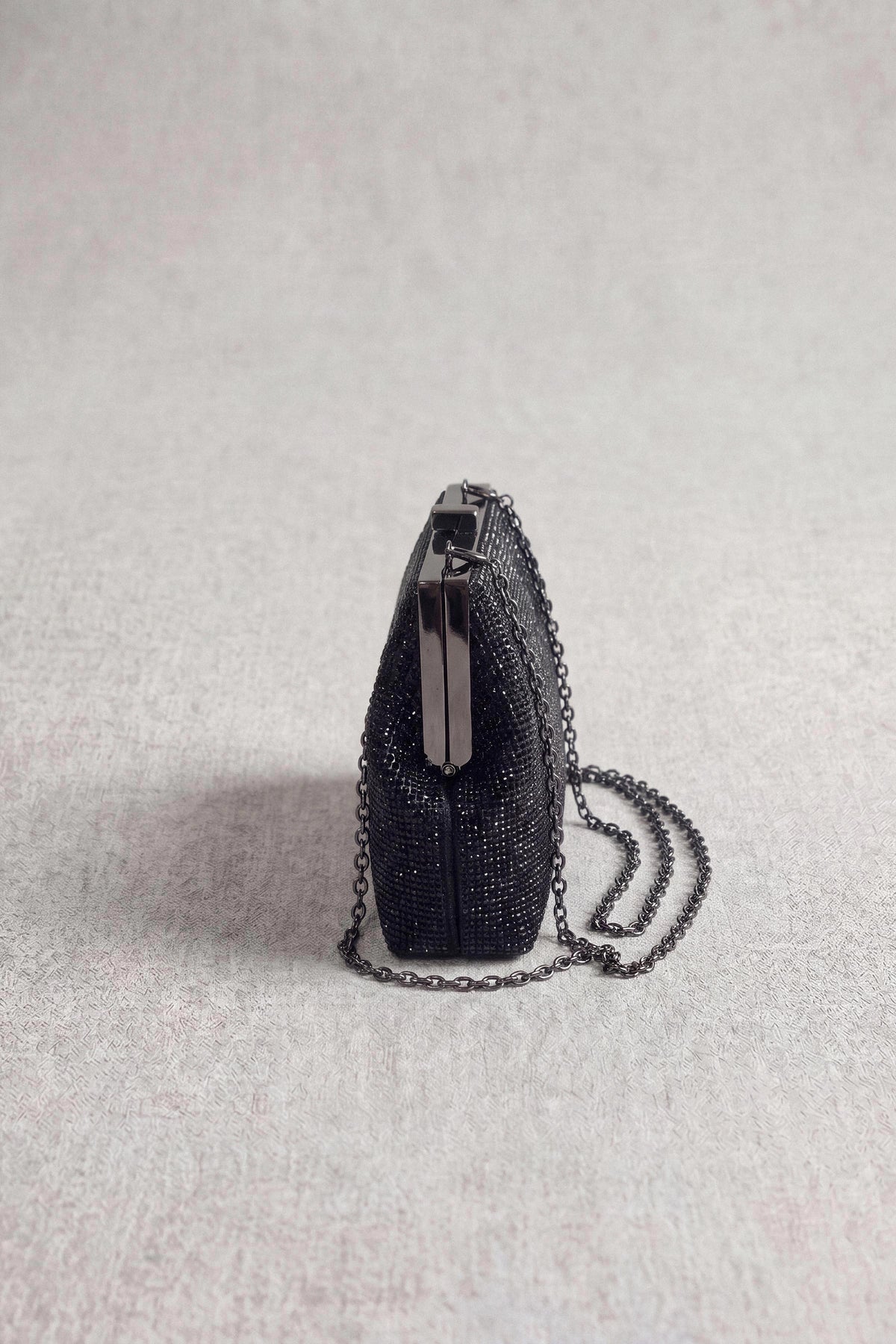 Black Clutch-1716952103