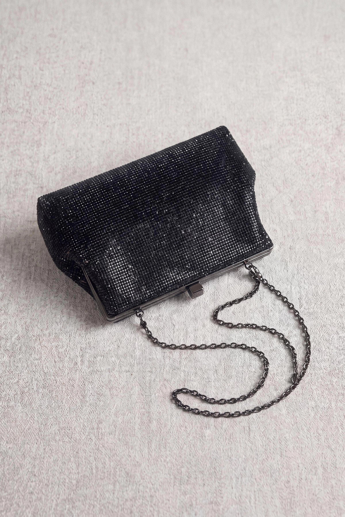 Black Clutch-1716952103
